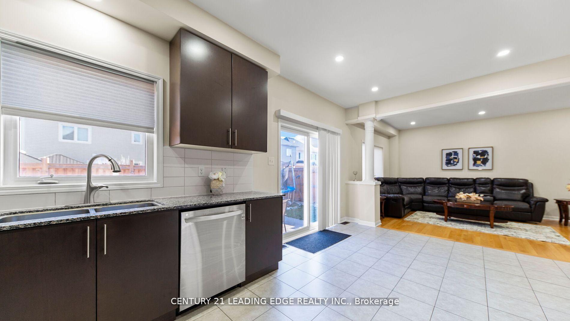 Photo 15 of 11 William Fair Drive, Clarington, Bowmanville — HOMEH