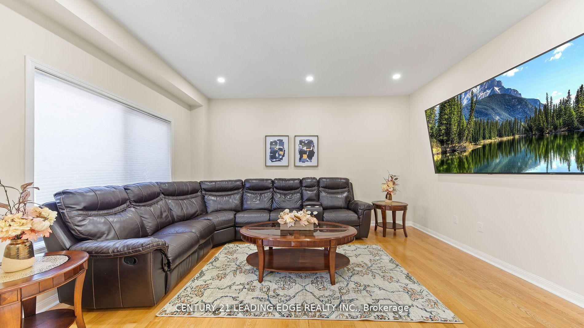 Photo 17 of 11 William Fair Drive, Clarington, Bowmanville — HOMEH
