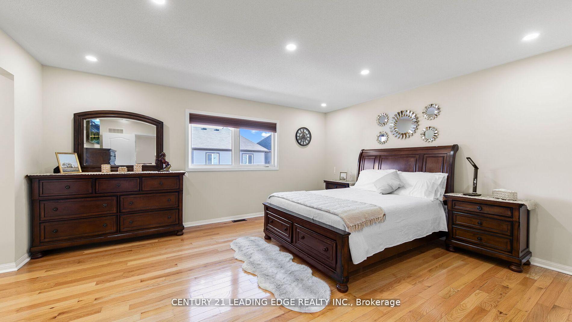 Photo 23 of 11 William Fair Drive, Clarington, Bowmanville — HOMEH