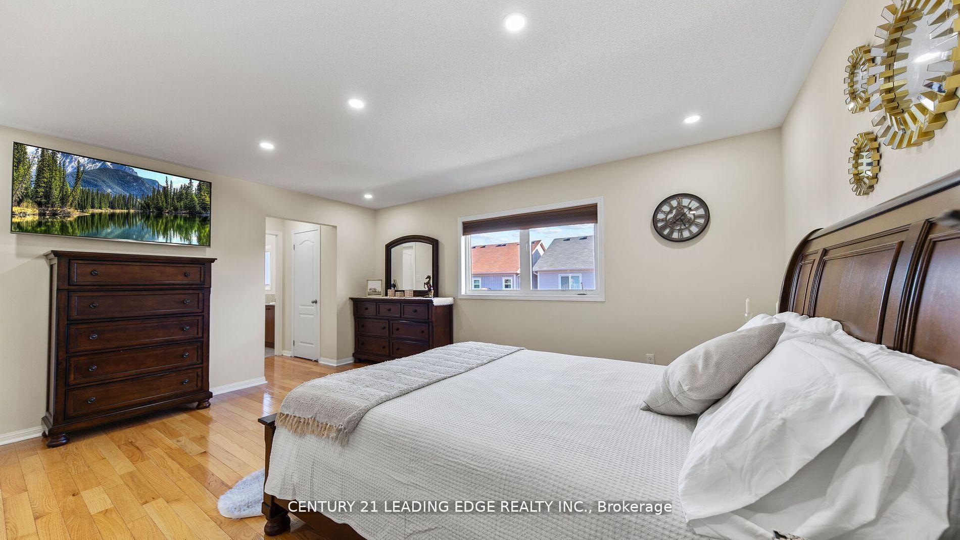 Photo 24 of 11 William Fair Drive, Clarington, Bowmanville — HOMEH