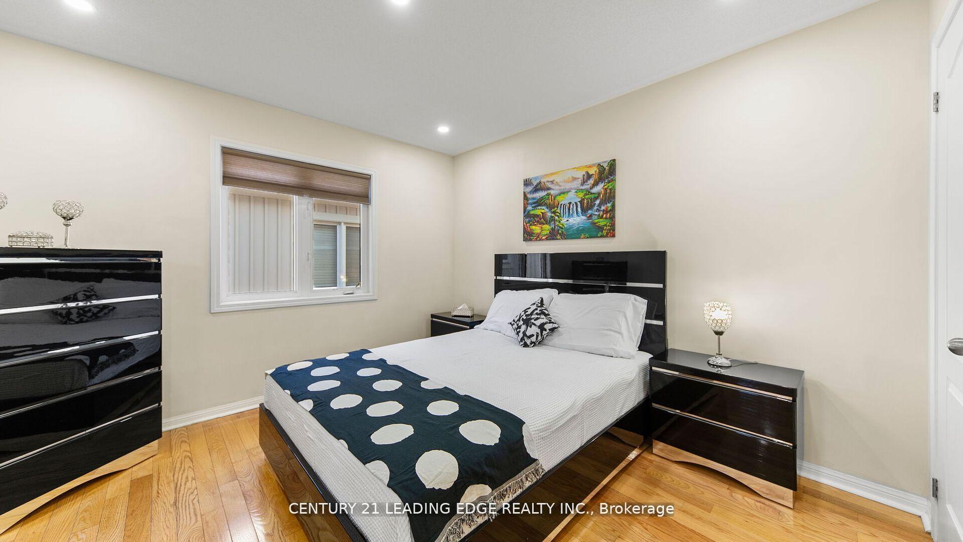 Photo 33 of 11 William Fair Drive, Clarington, Bowmanville — HOMEH