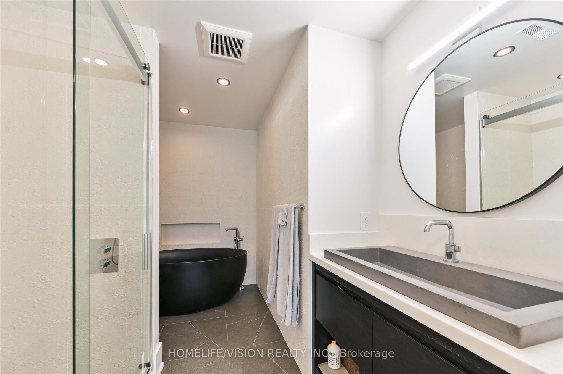 Photo 58 of 385 Belsize Drive, Toronto, Mount Pleasant East — HOMEH