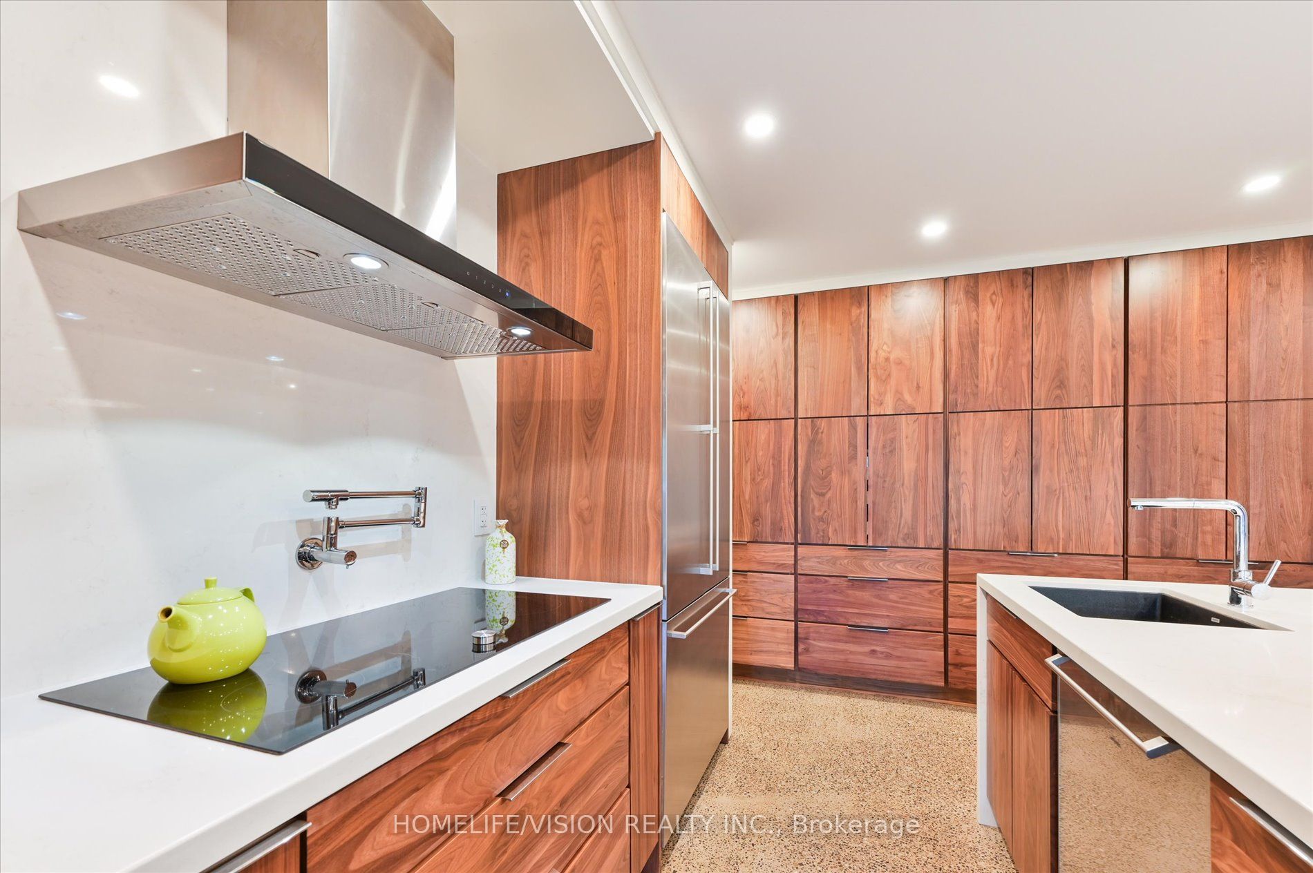 Photo 51 of 385 Belsize Drive, Toronto, Mount Pleasant East — HOMEH