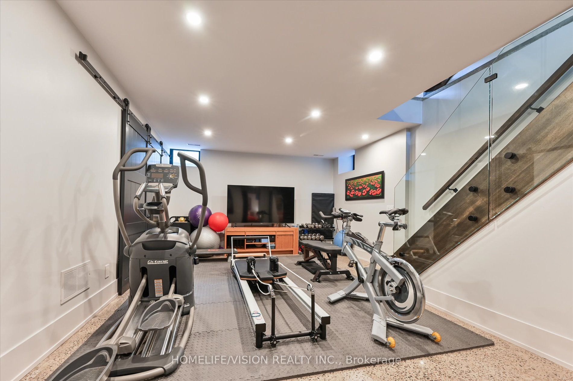 Photo 65 of 385 Belsize Drive, Toronto, Mount Pleasant East — HOMEH