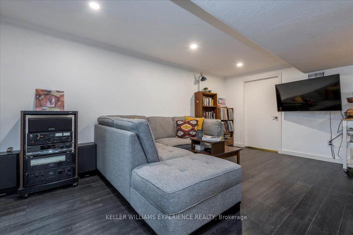 Photo 22 of 174 Duckworth Street, Barrie, Codrington — HOMEH