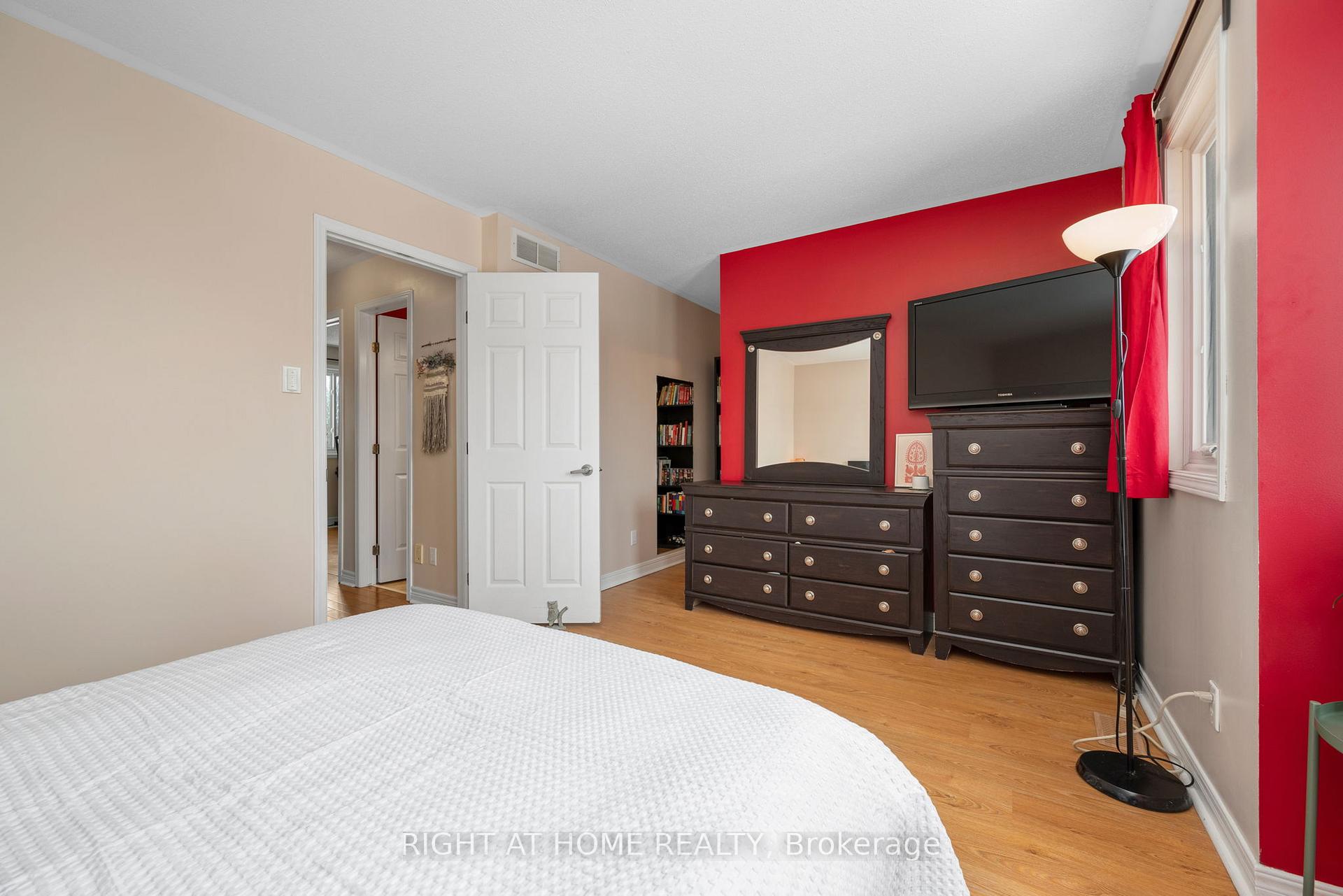 Photo 37 of 100 Longshire Circle, Ottawa, Barrhaven - Longfields — HOMEH