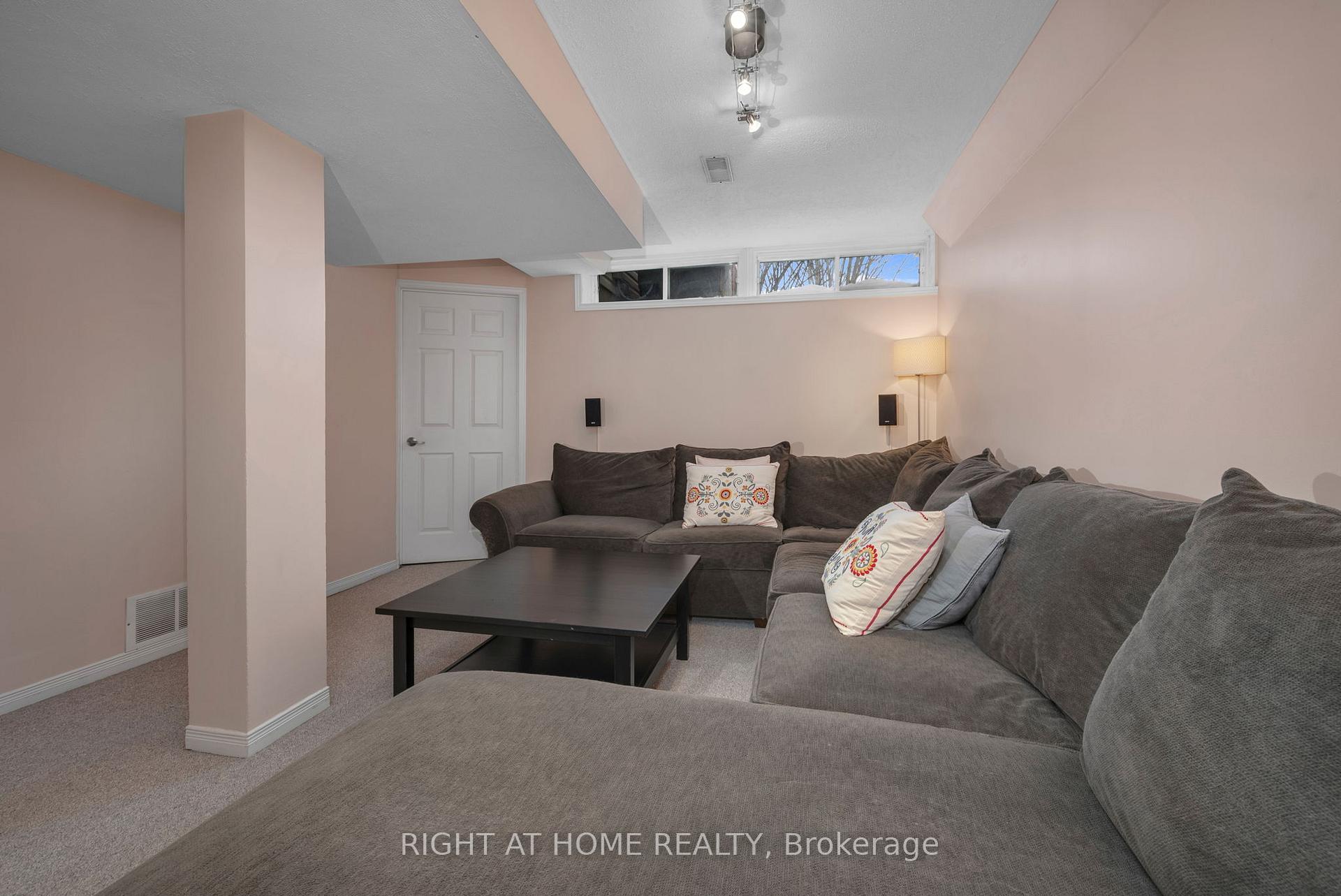 Photo 41 of 100 Longshire Circle, Ottawa, Barrhaven - Longfields — HOMEH