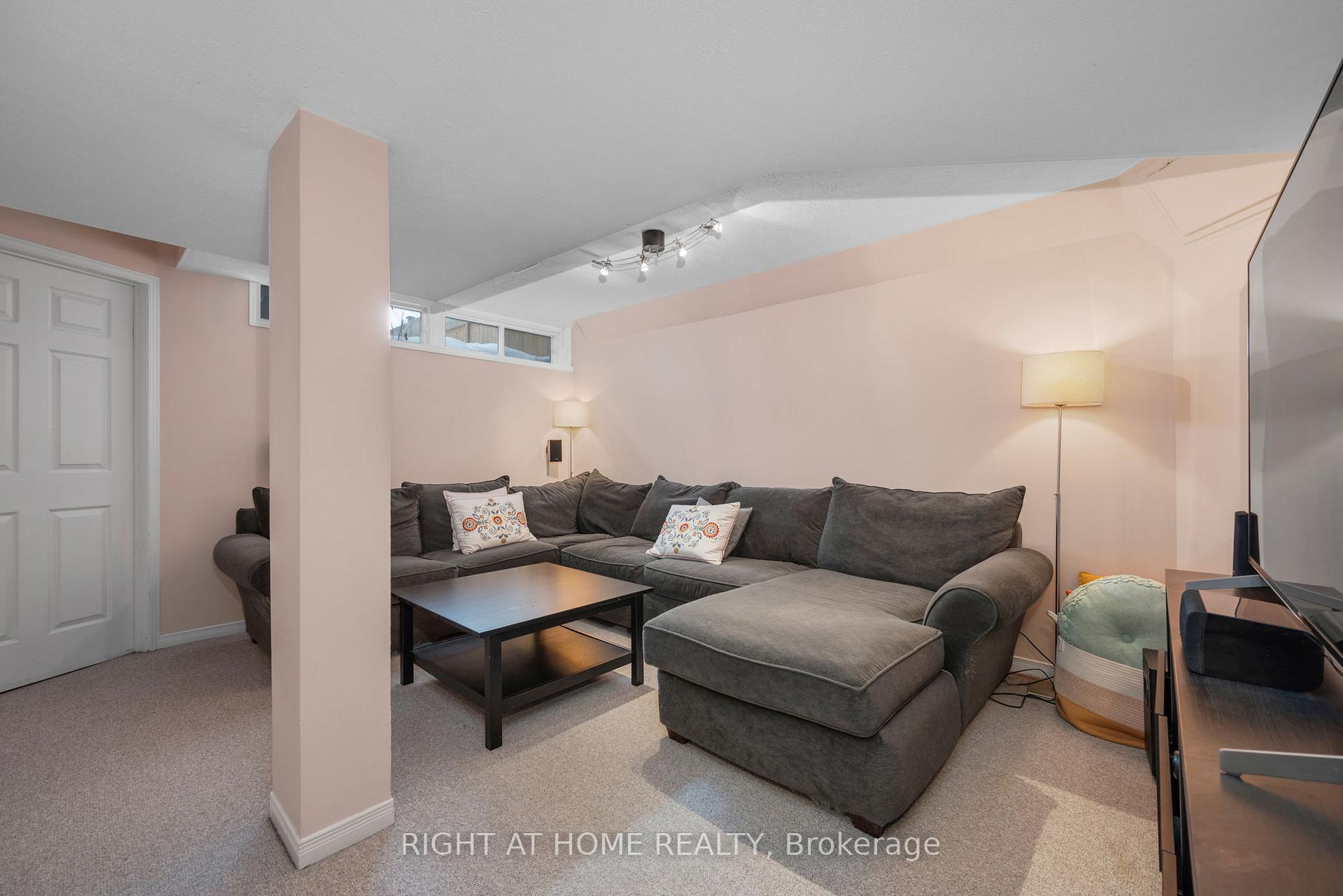 Photo 42 of 100 Longshire Circle, Ottawa, Barrhaven - Longfields — HOMEH