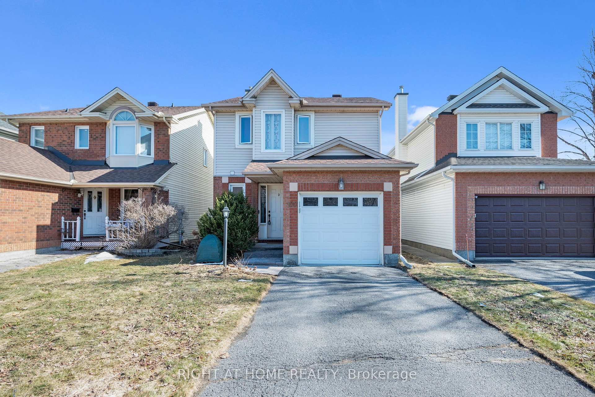 Photo 4 of 100 Longshire Circle, Ottawa, Barrhaven - Longfields — HOMEH