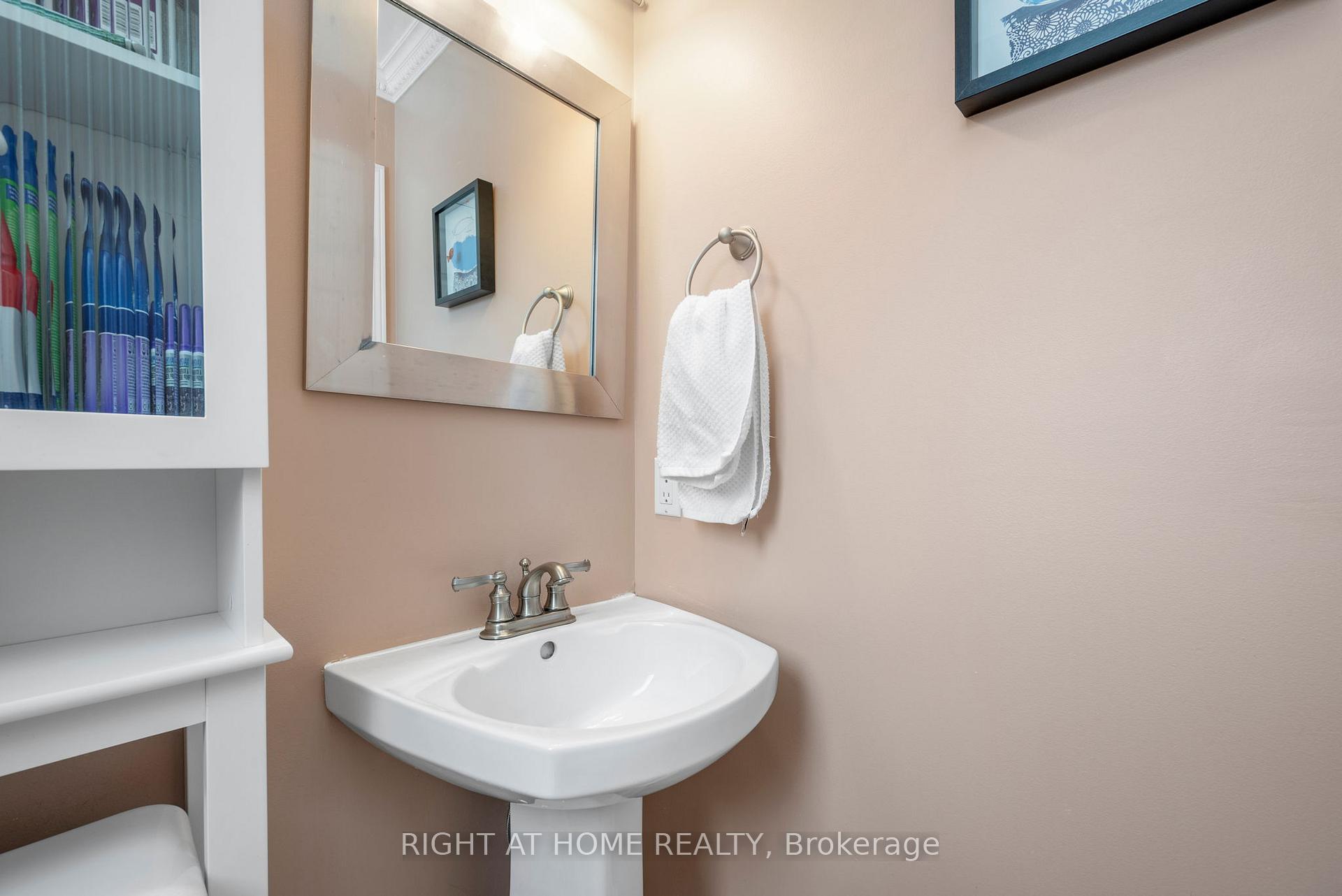 Photo 15 of 100 Longshire Circle, Ottawa, Barrhaven - Longfields — HOMEH
