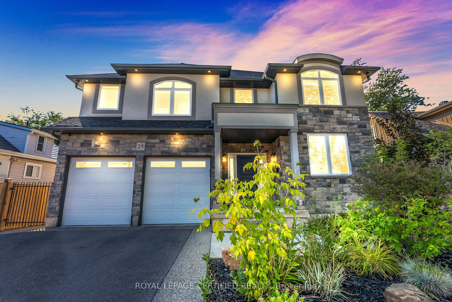 Photo 1 of 25 Chester Road, Hamilton, Stoney Creek — HOMEH