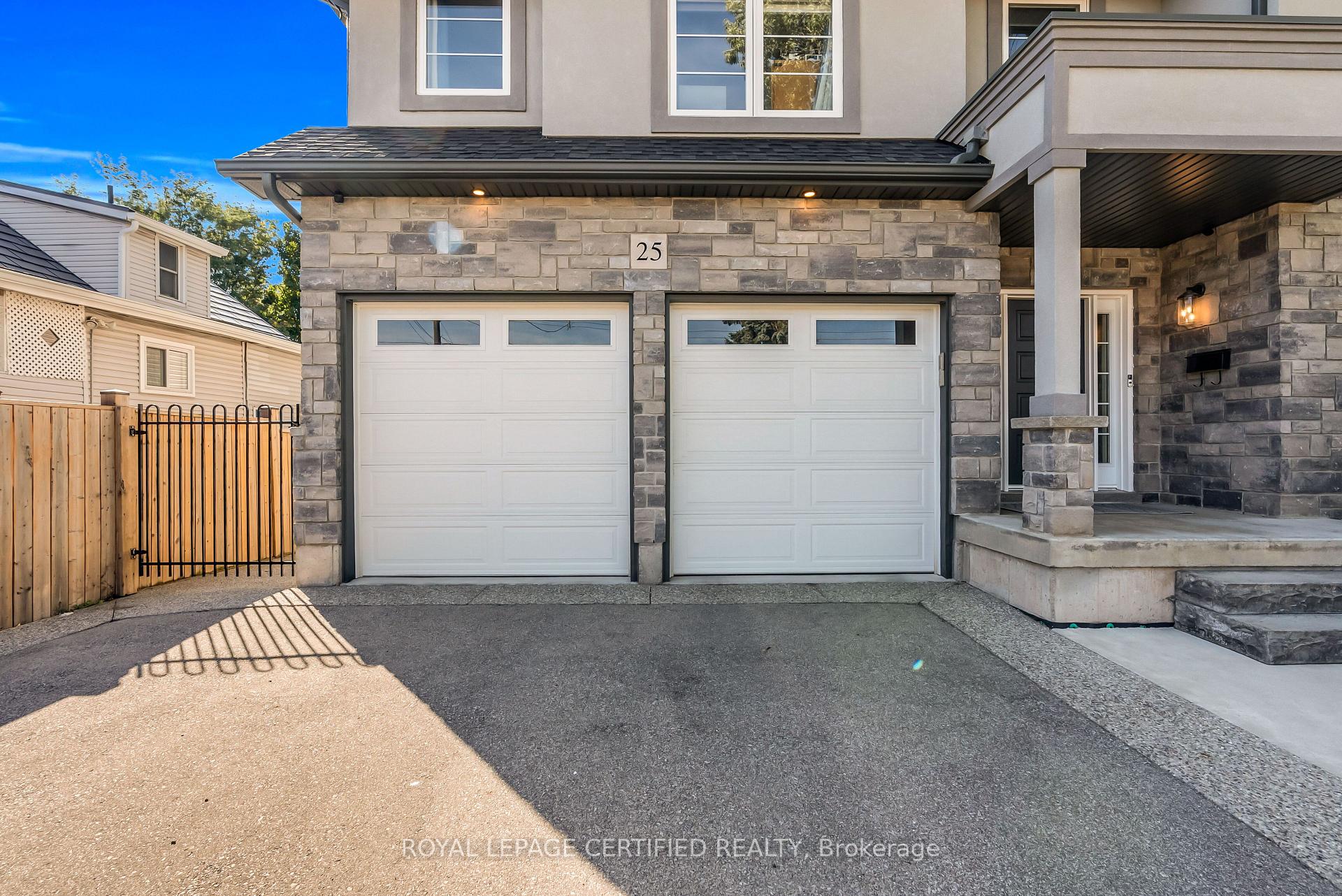 Photo 5 of 25 Chester Road, Hamilton, Stoney Creek — HOMEH