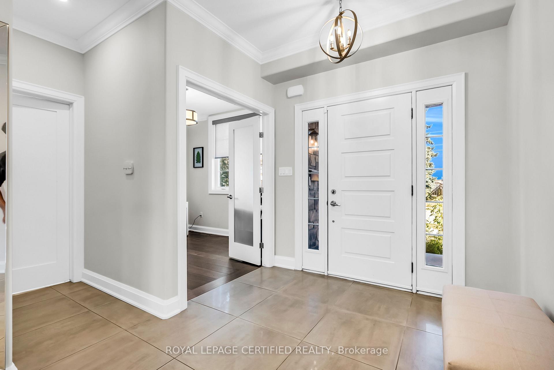 Photo 7 of 25 Chester Road, Hamilton, Stoney Creek — HOMEH