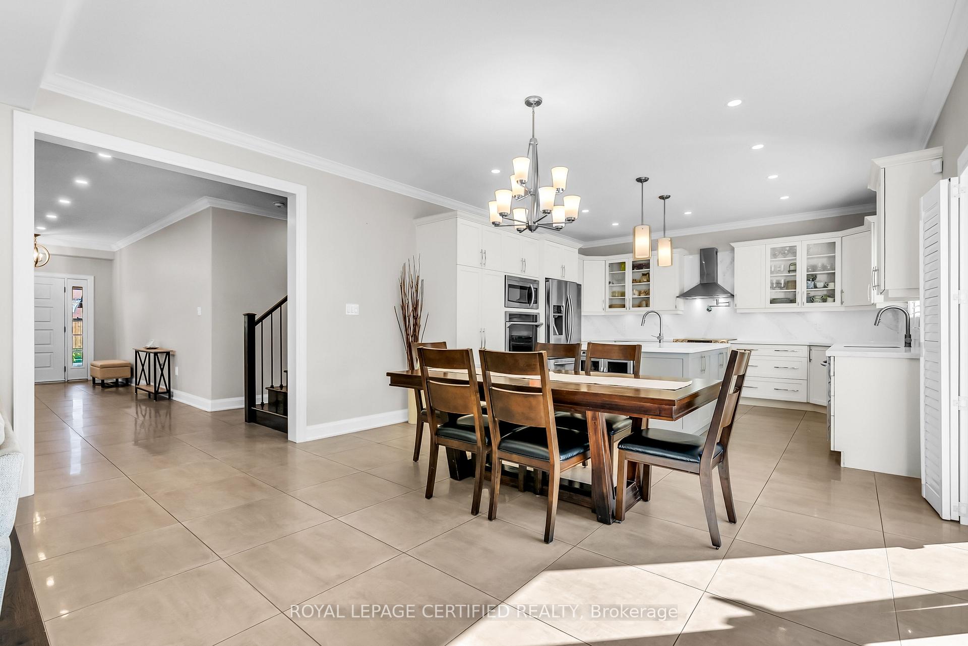Photo 16 of 25 Chester Road, Hamilton, Stoney Creek — HOMEH
