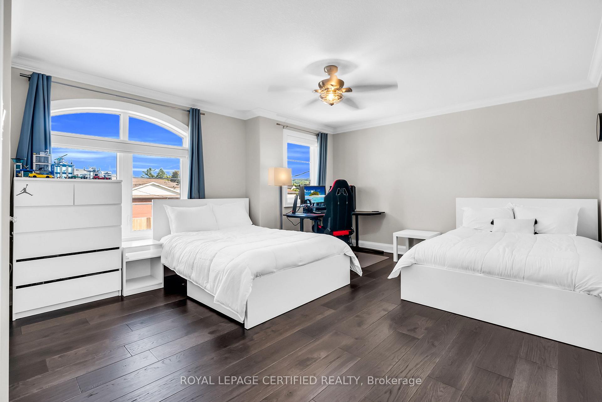 Photo 33 of 25 Chester Road, Hamilton, Stoney Creek — HOMEH