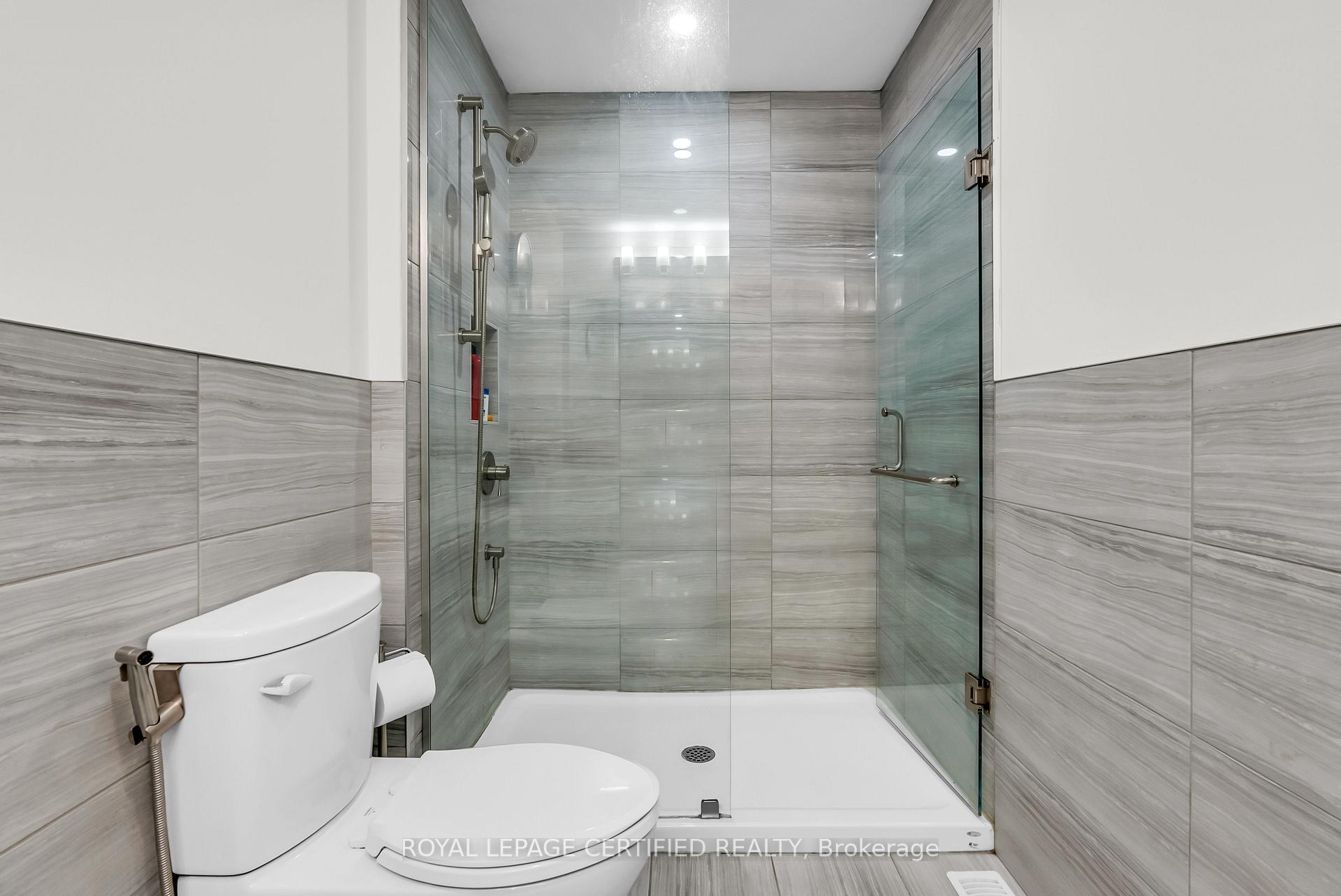 Photo 36 of 25 Chester Road, Hamilton, Stoney Creek — HOMEH