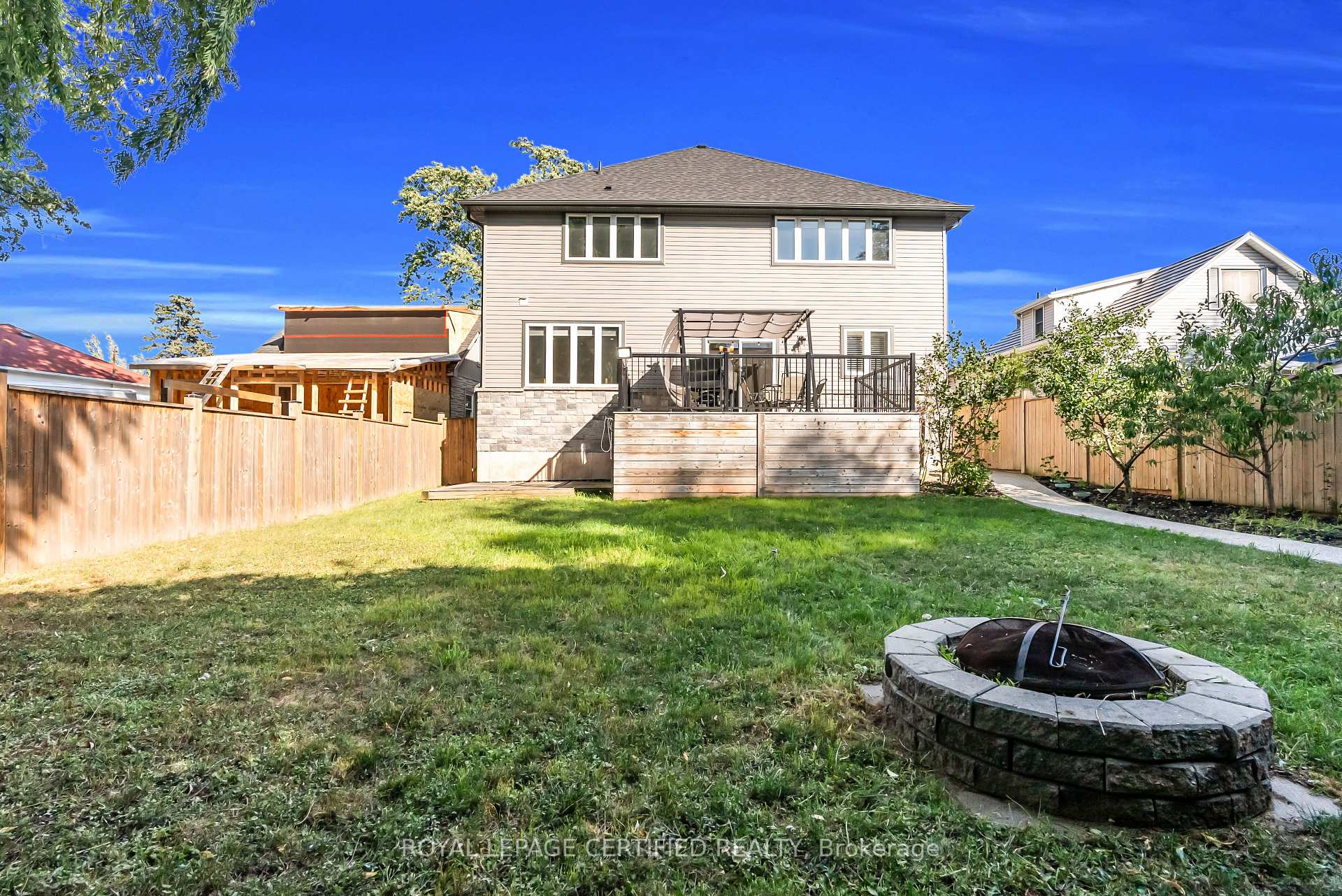 Photo 50 of 25 Chester Road, Hamilton, Stoney Creek — HOMEH
