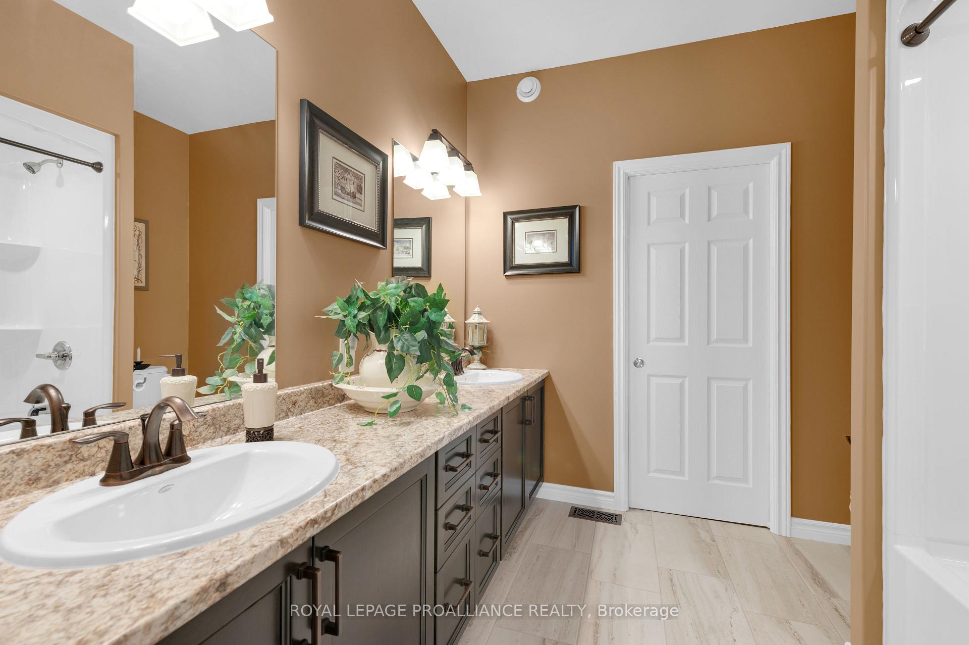 Photo 15 of 47 Athabaska Drive, Belleville, Thurlow Ward — HOMEH