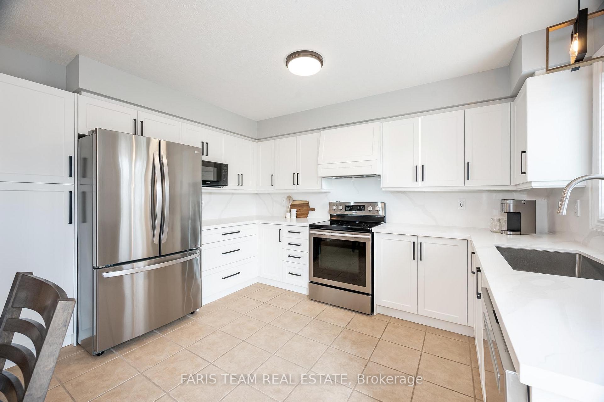 Photo 3 of 191 Birkhall Place, Barrie, Innis-Shore — HOMEH