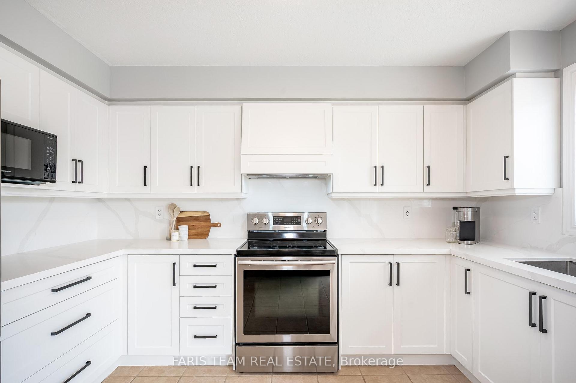 Photo 4 of 191 Birkhall Place, Barrie, Innis-Shore — HOMEH