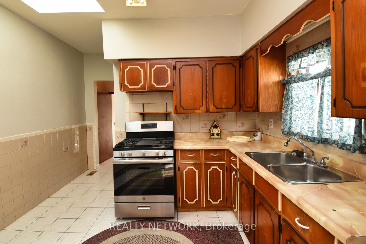 Photo 12 of 99 Steven Street, Hamilton, Landsdale — HOMEH