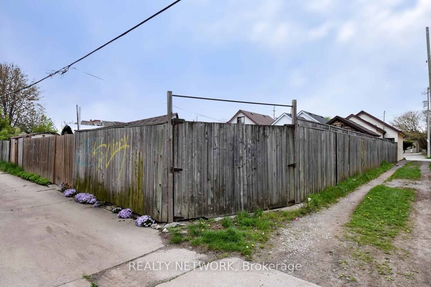Photo 33 of 99 Steven Street, Hamilton, Landsdale — HOMEH