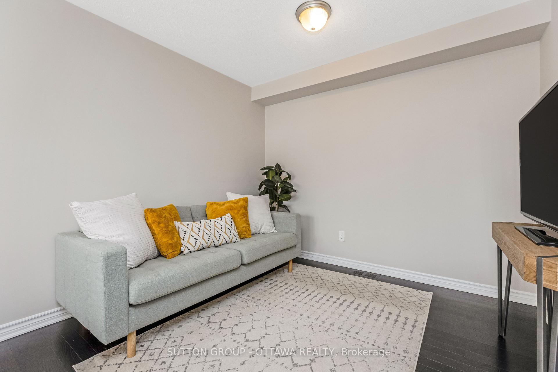 Photo 3 of 547 Snow Goose Street, Ottawa, Barrhaven - Half Moon Bay — HOMEH
