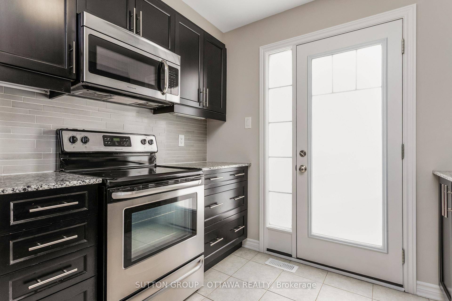 Photo 8 of 547 Snow Goose Street, Ottawa, Barrhaven - Half Moon Bay — HOMEH