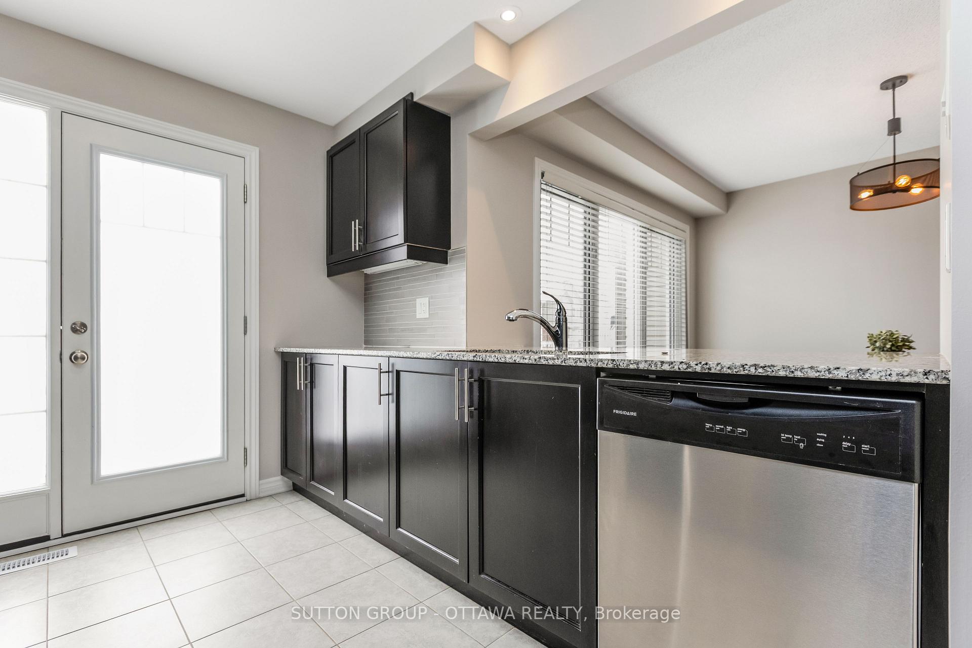 Photo 9 of 547 Snow Goose Street, Ottawa, Barrhaven - Half Moon Bay — HOMEH