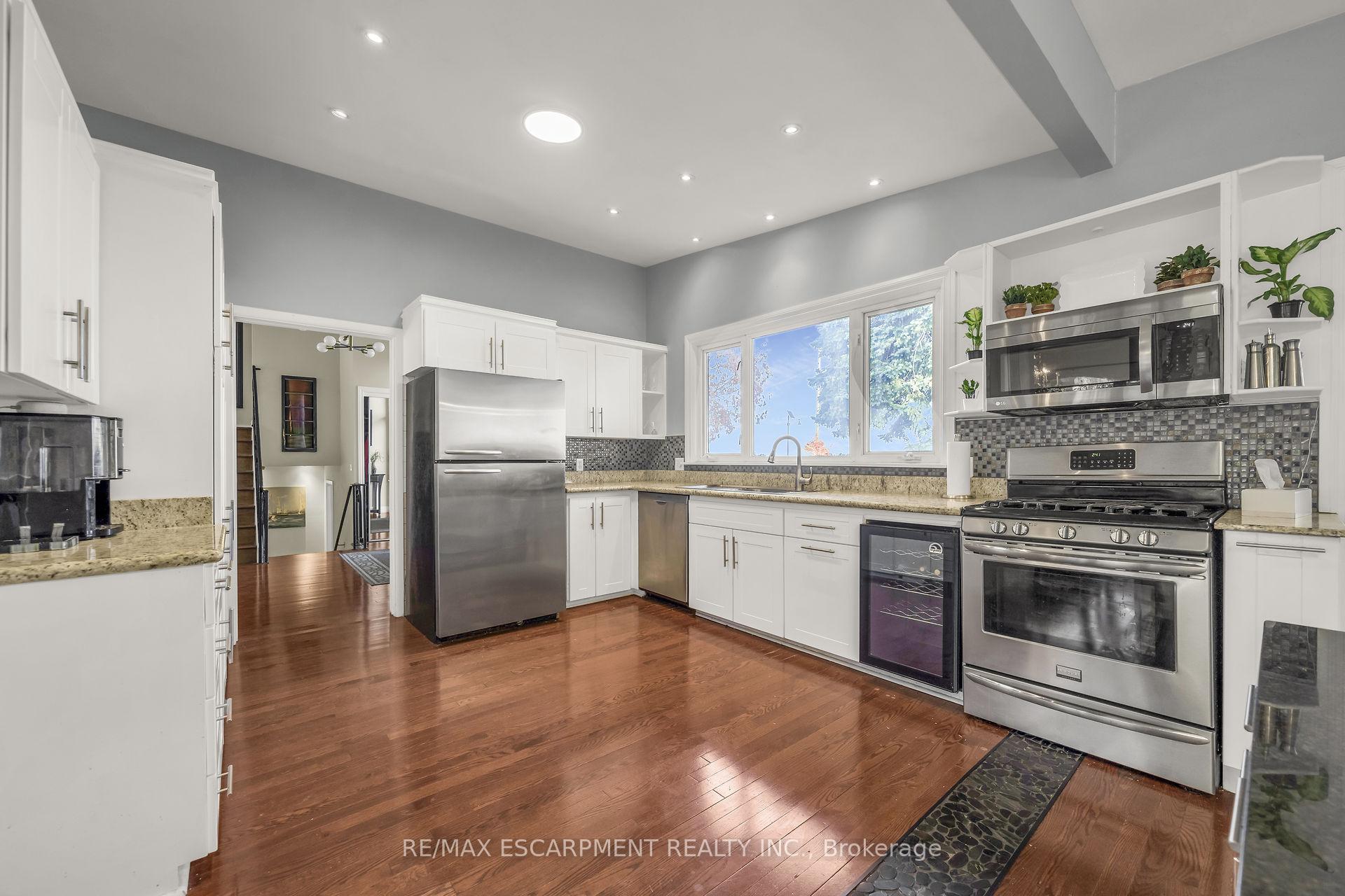 Photo 15 of 418 Mountain Brow Boulevard, Hamilton, Sherwood — HOMEH