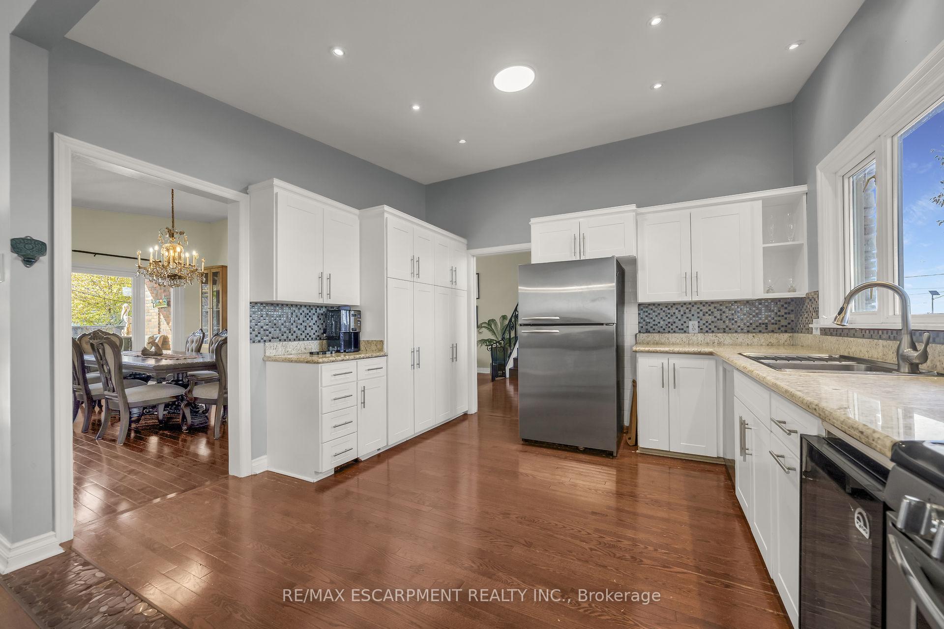 Photo 16 of 418 Mountain Brow Boulevard, Hamilton, Sherwood — HOMEH