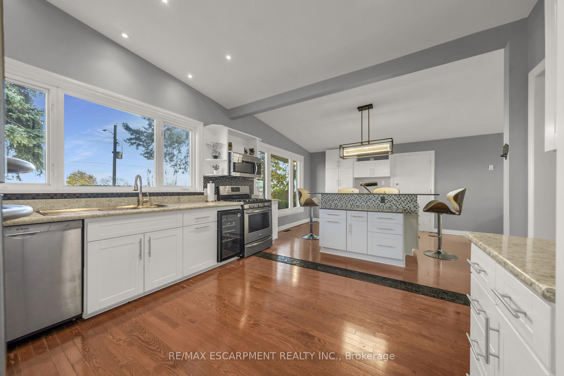 Photo 17 of 418 Mountain Brow Boulevard, Hamilton, Sherwood — HOMEH