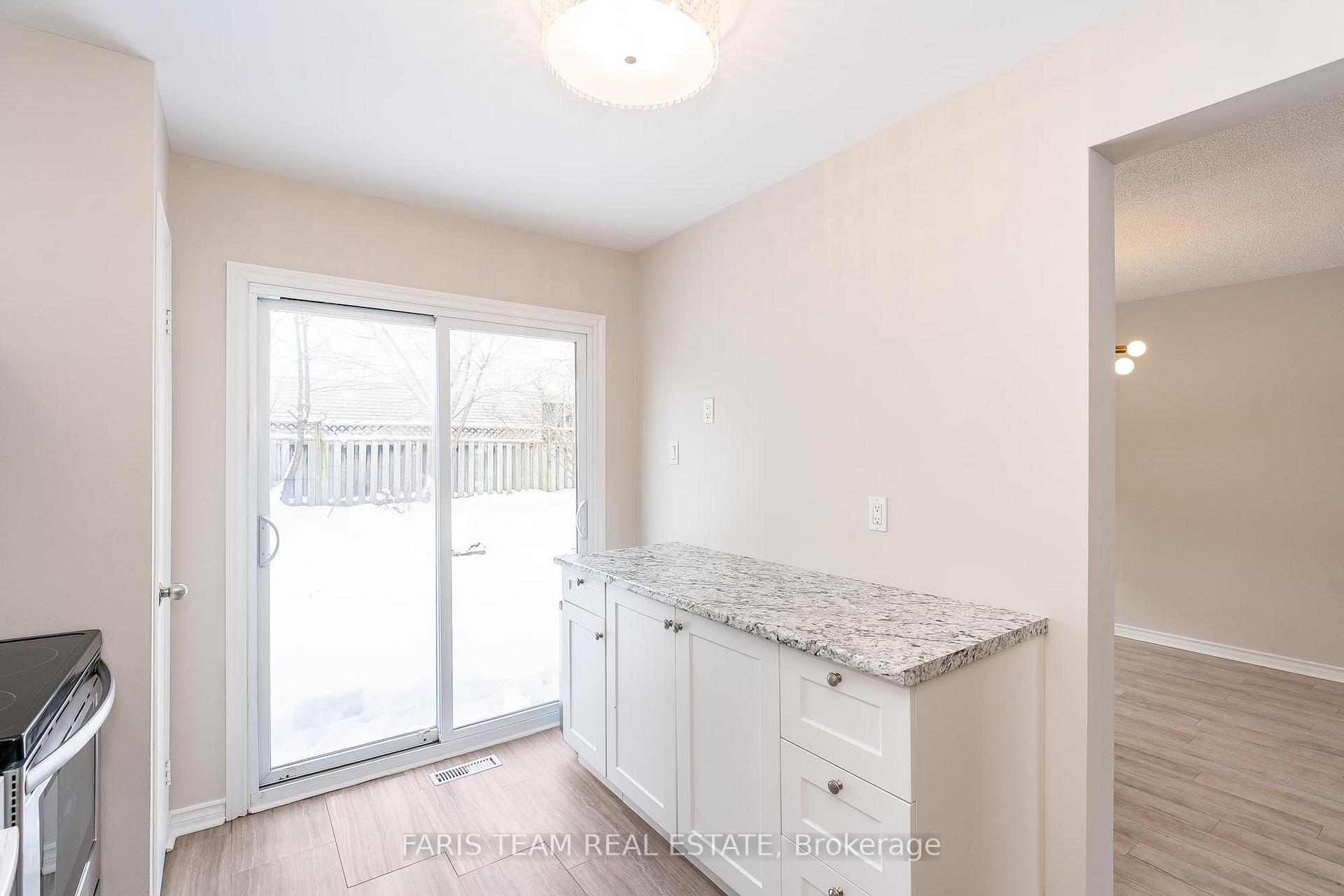 Photo 4 of 76 Garden Drive, Barrie, Allandale Heights — HOMEH