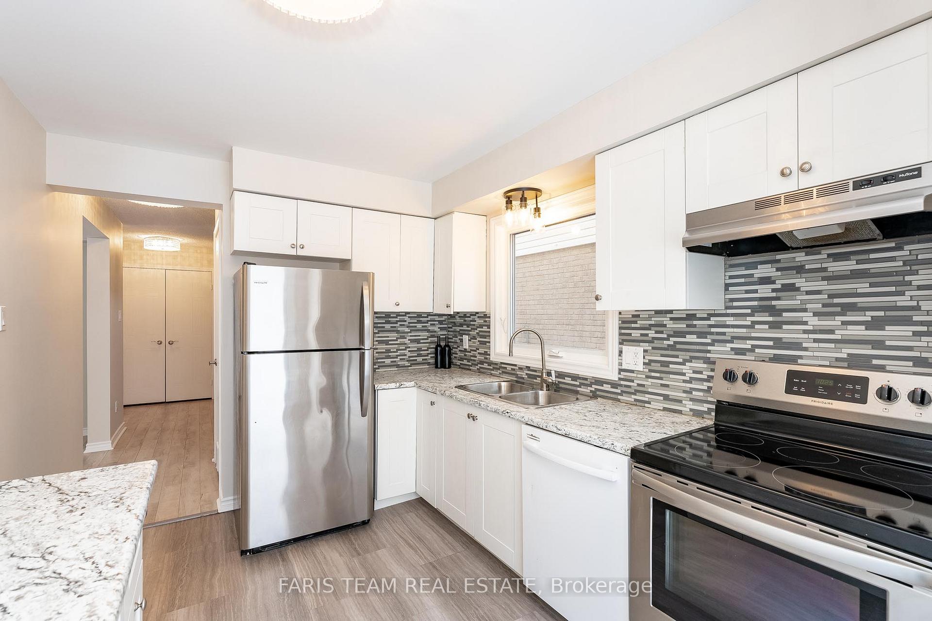 Photo 5 of 76 Garden Drive, Barrie, Allandale Heights — HOMEH