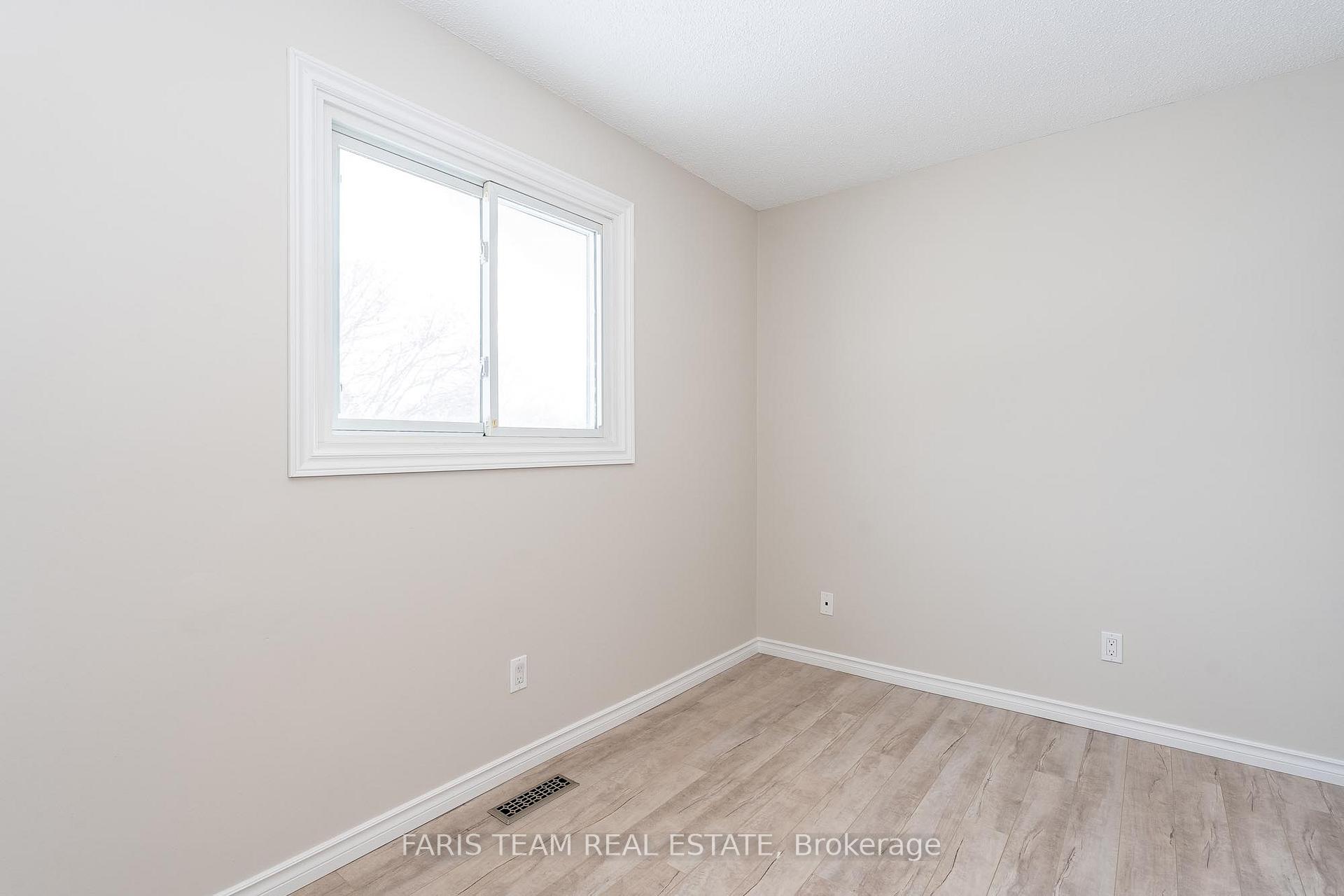 Photo 14 of 76 Garden Drive, Barrie, Allandale Heights — HOMEH