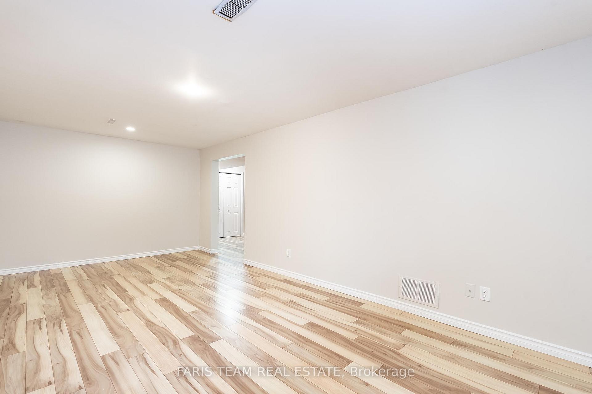 Photo 18 of 76 Garden Drive, Barrie, Allandale Heights — HOMEH