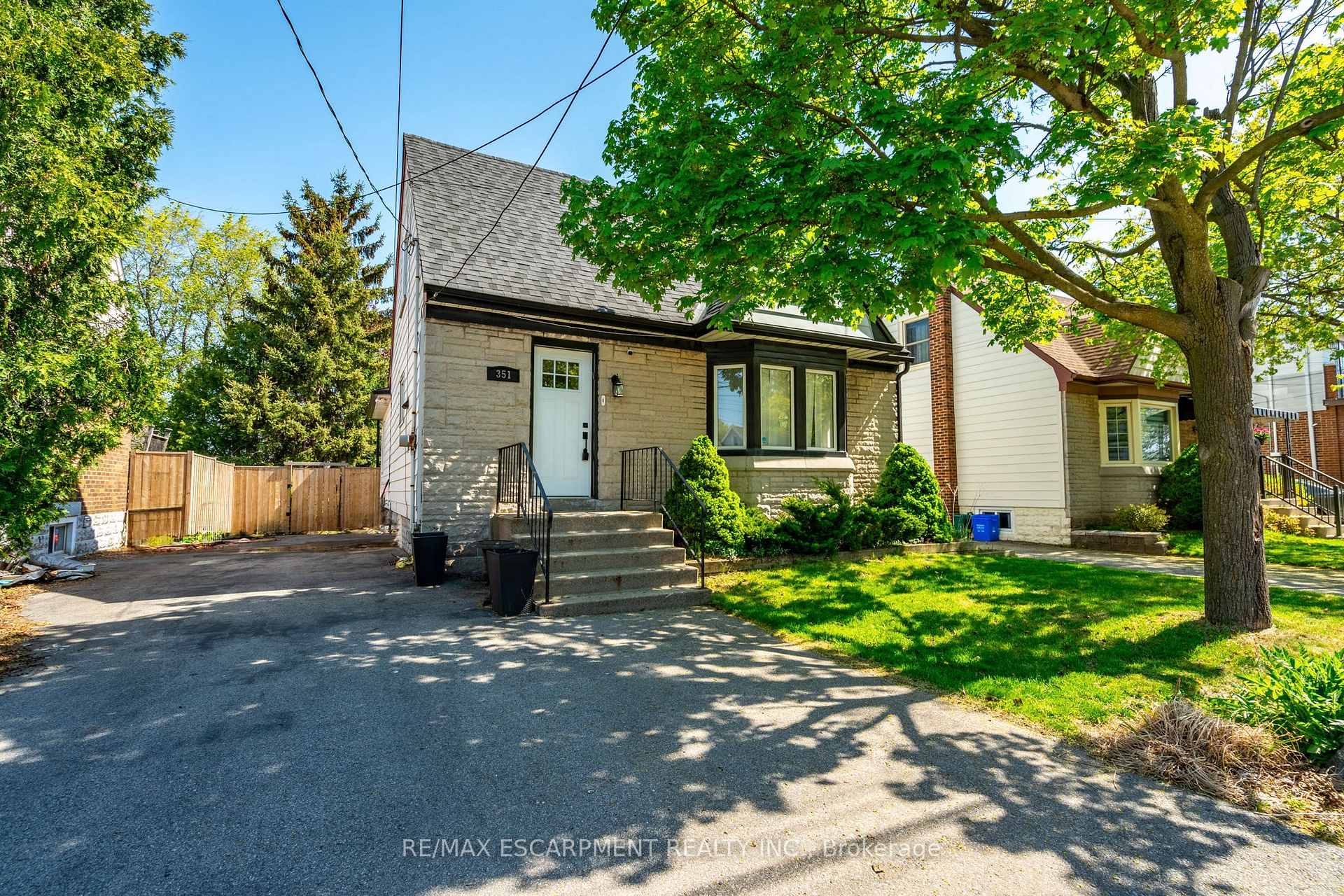 Photo 1 of 351 Queensdale Avenue E, Hamilton, Inch Park — HOMEH