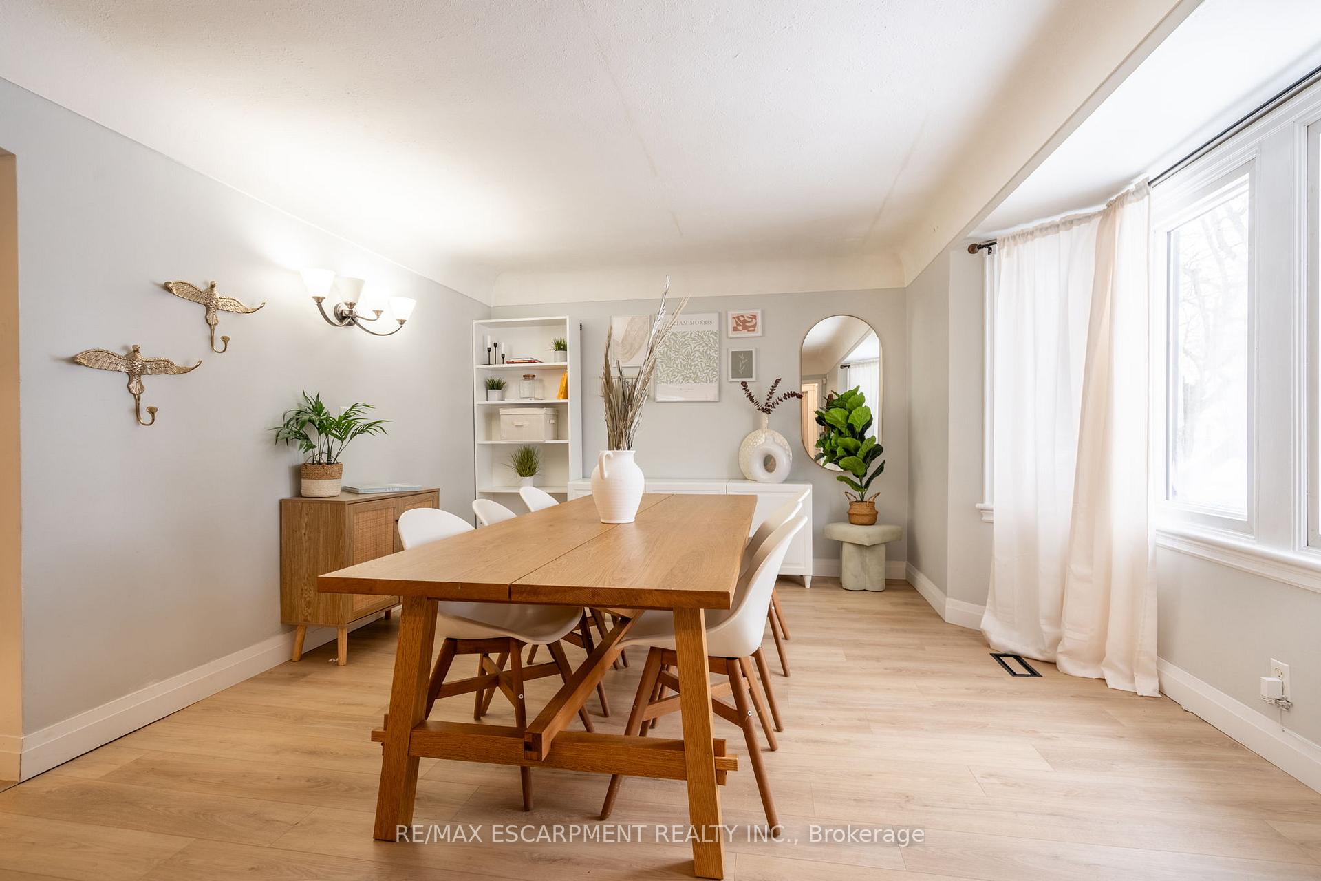 Photo 4 of 351 Queensdale Avenue E, Hamilton, Inch Park — HOMEH