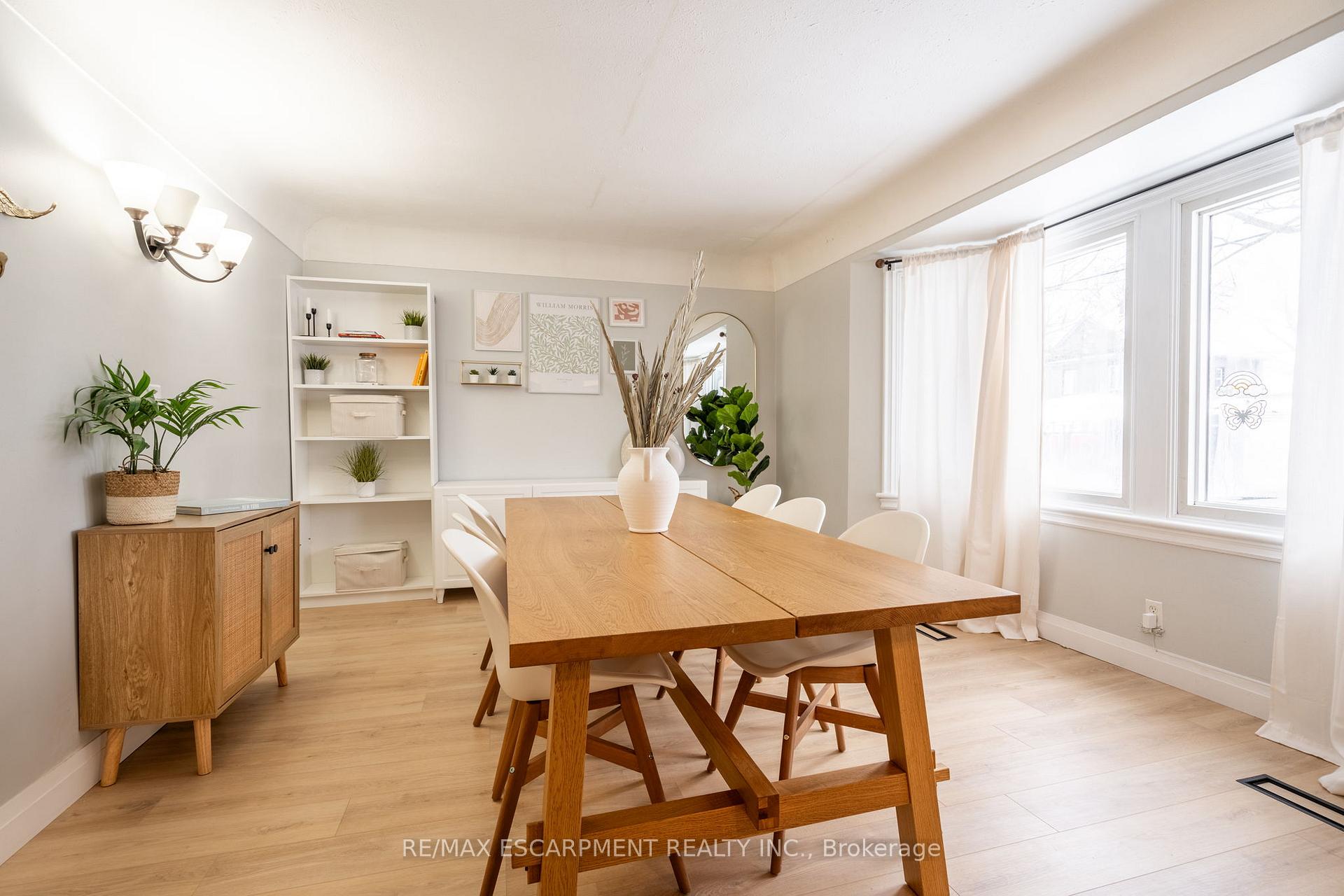 Photo 5 of 351 Queensdale Avenue E, Hamilton, Inch Park — HOMEH