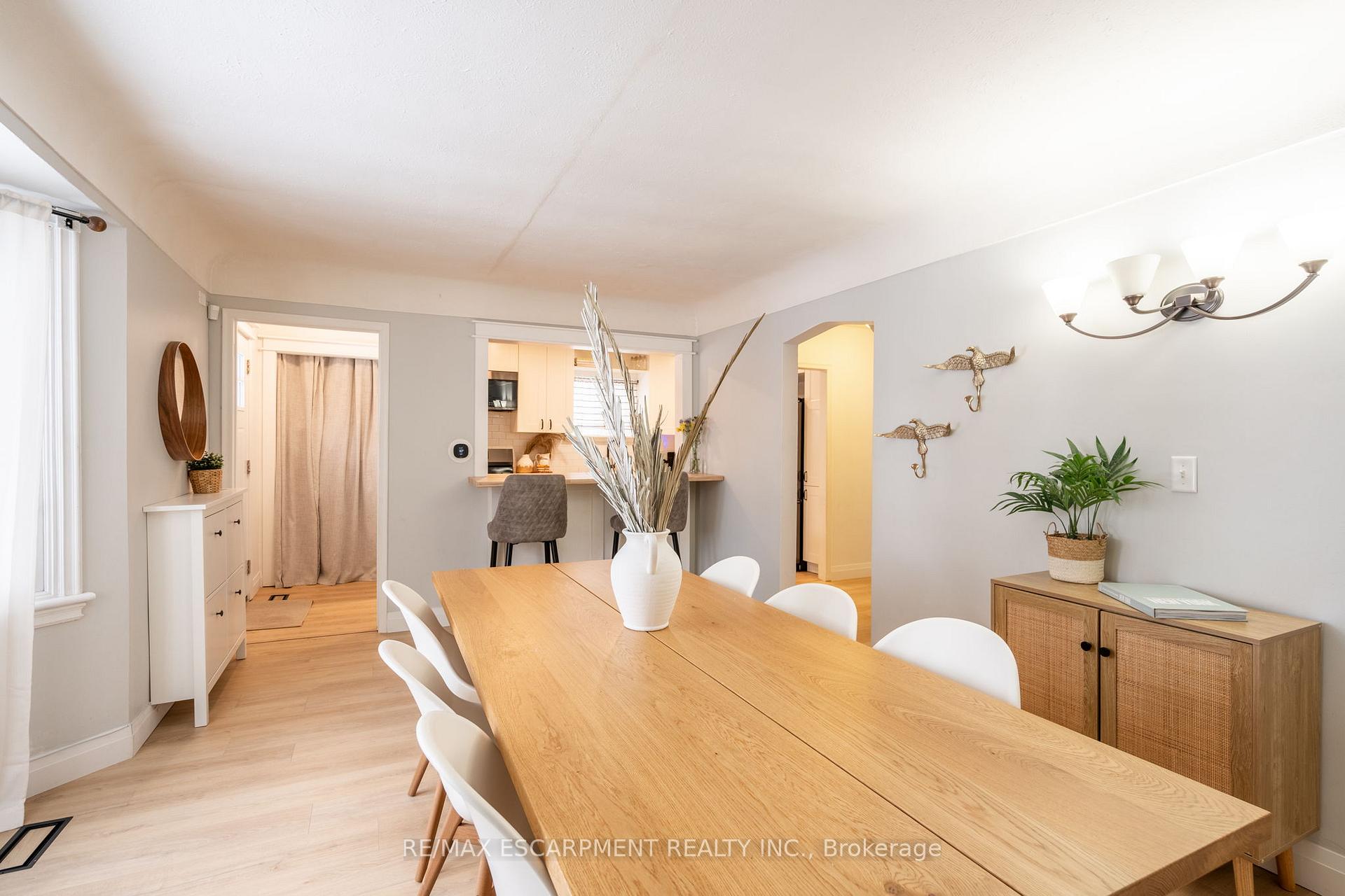 Photo 8 of 351 Queensdale Avenue E, Hamilton, Inch Park — HOMEH