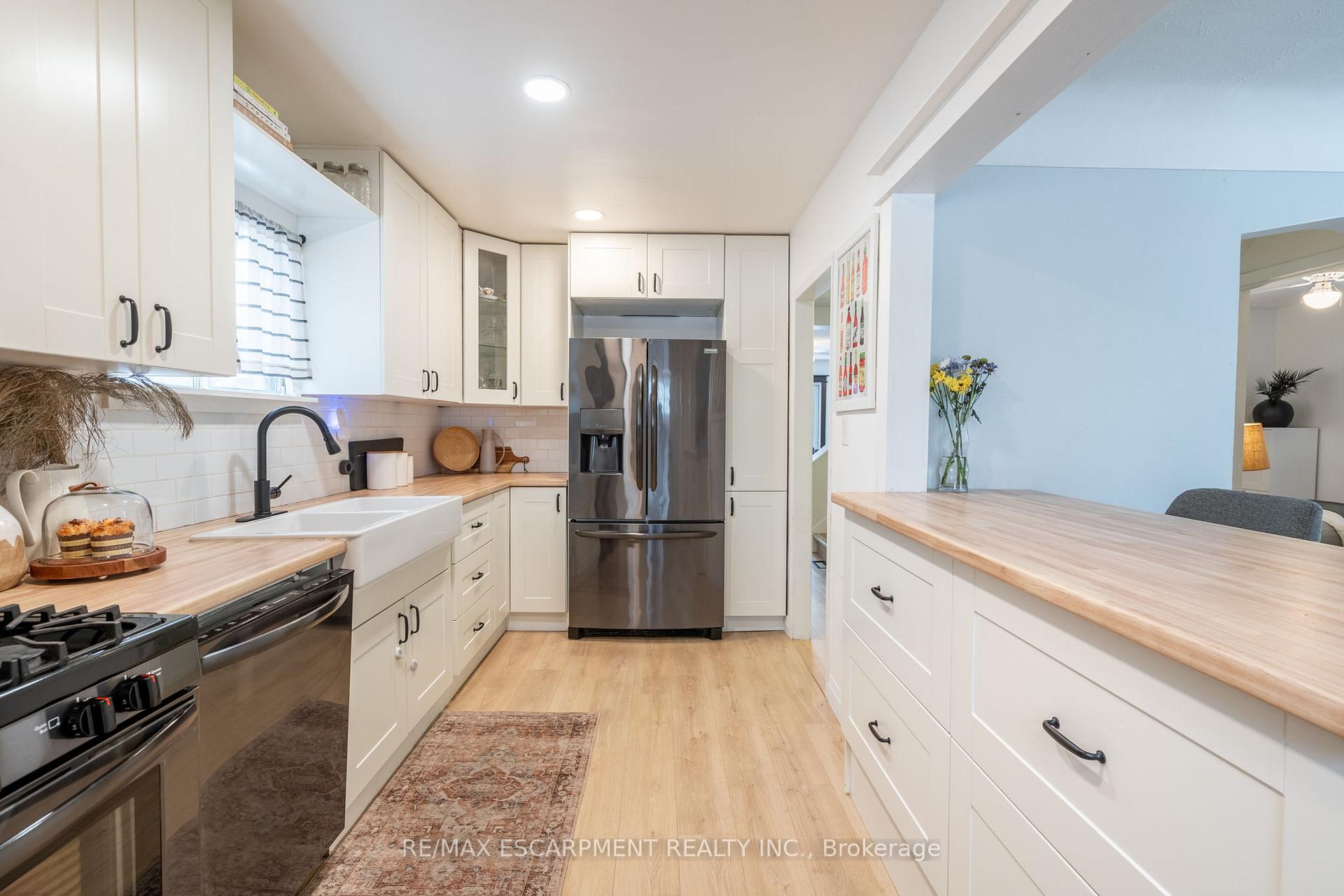 Photo 9 of 351 Queensdale Avenue E, Hamilton, Inch Park — HOMEH