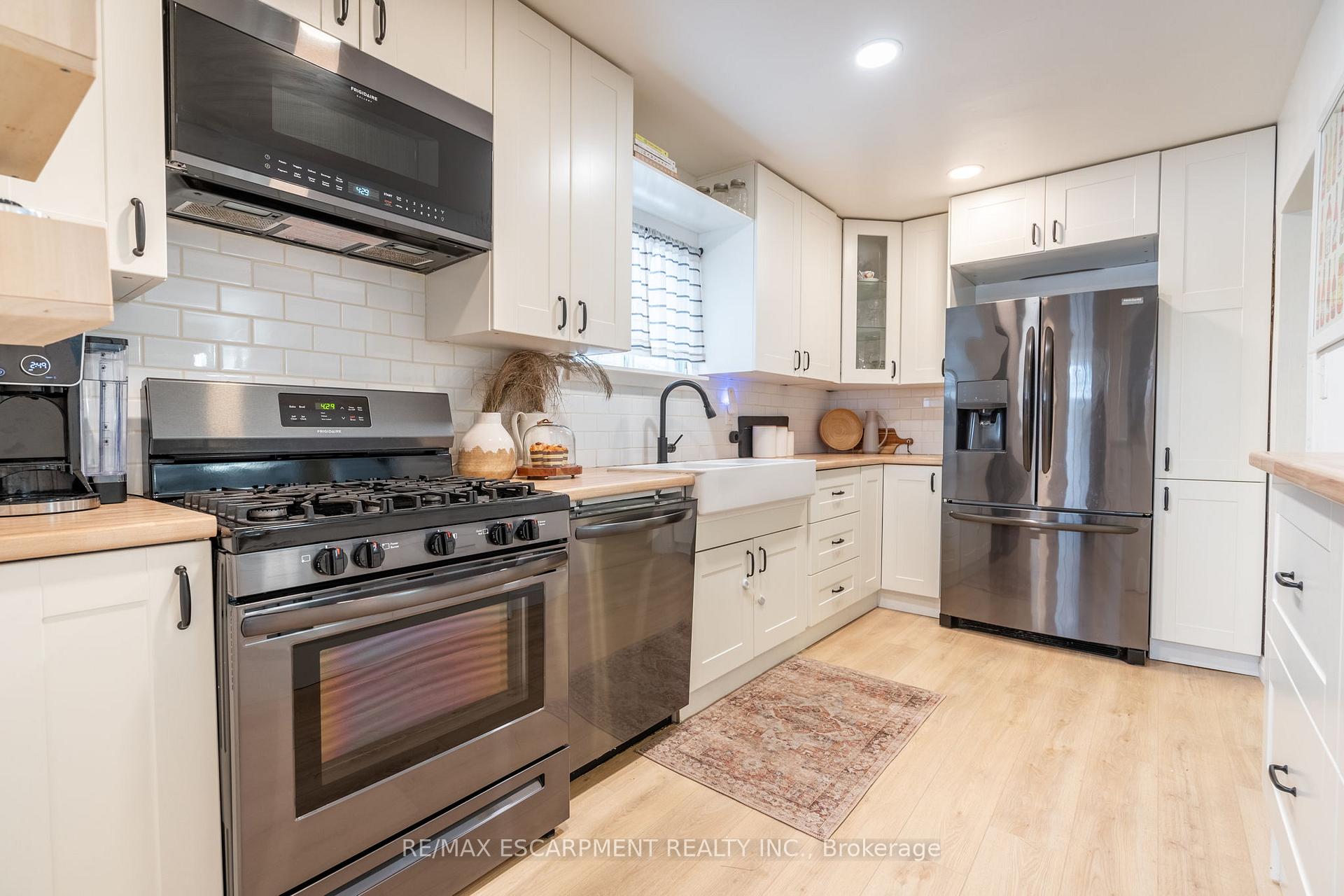 Photo 10 of 351 Queensdale Avenue E, Hamilton, Inch Park — HOMEH