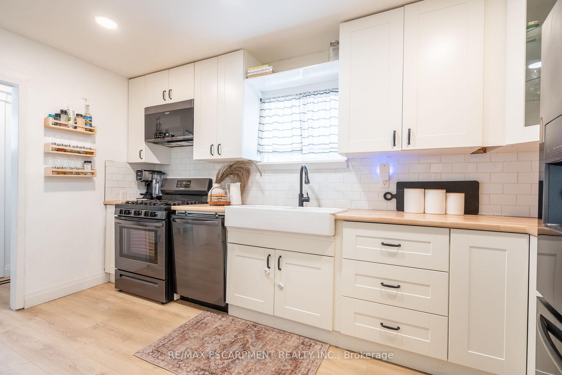 Photo 11 of 351 Queensdale Avenue E, Hamilton, Inch Park — HOMEH