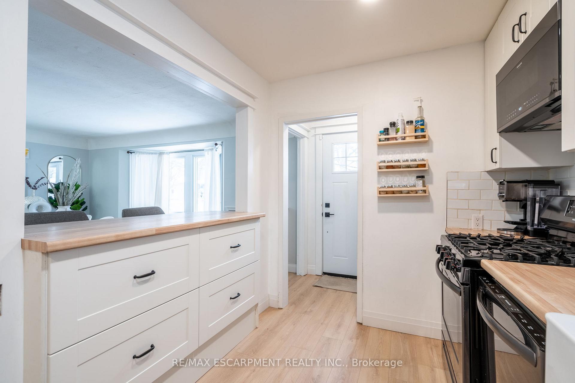 Photo 12 of 351 Queensdale Avenue E, Hamilton, Inch Park — HOMEH