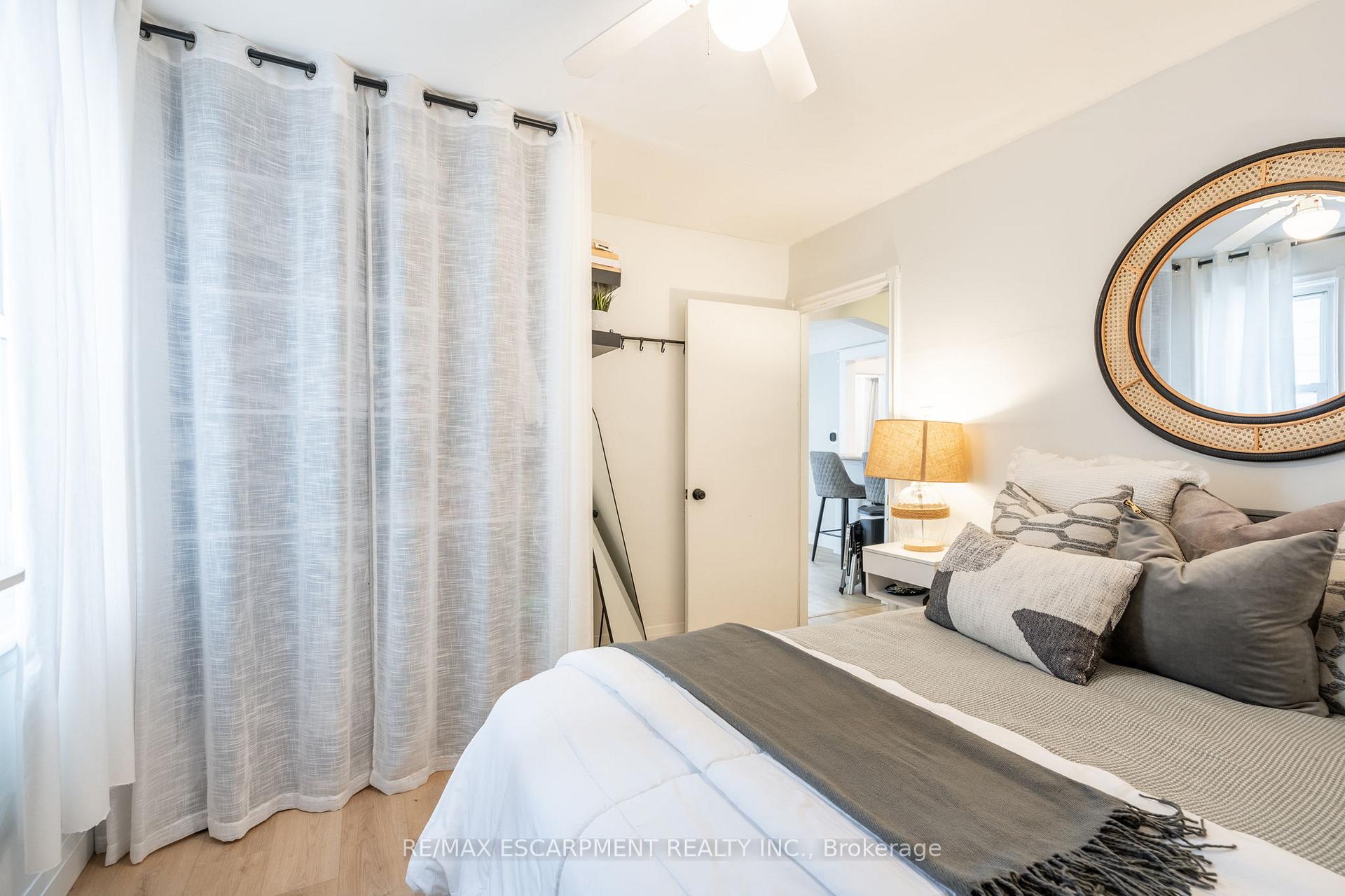 Photo 15 of 351 Queensdale Avenue E, Hamilton, Inch Park — HOMEH