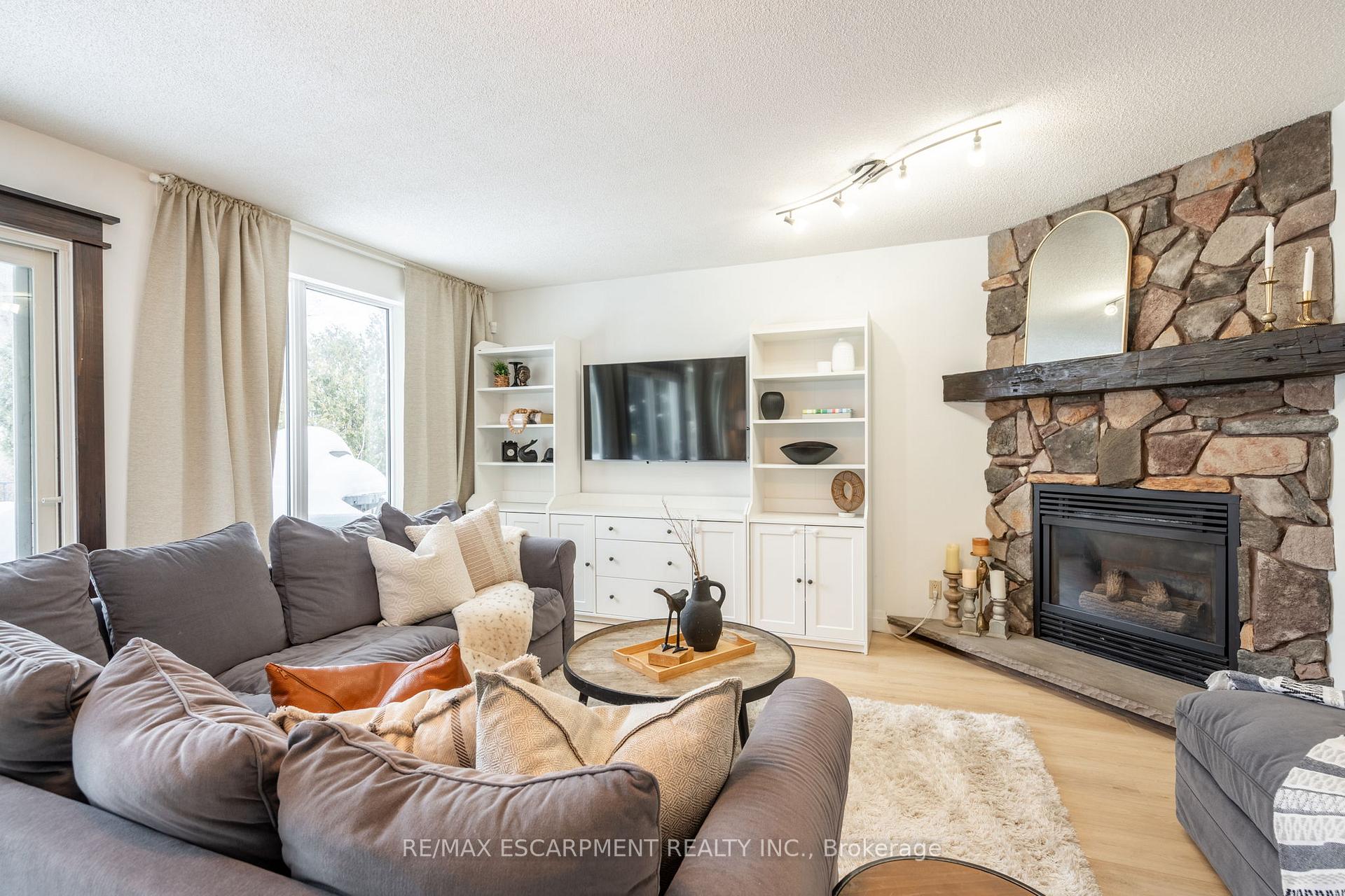Photo 19 of 351 Queensdale Avenue E, Hamilton, Inch Park — HOMEH
