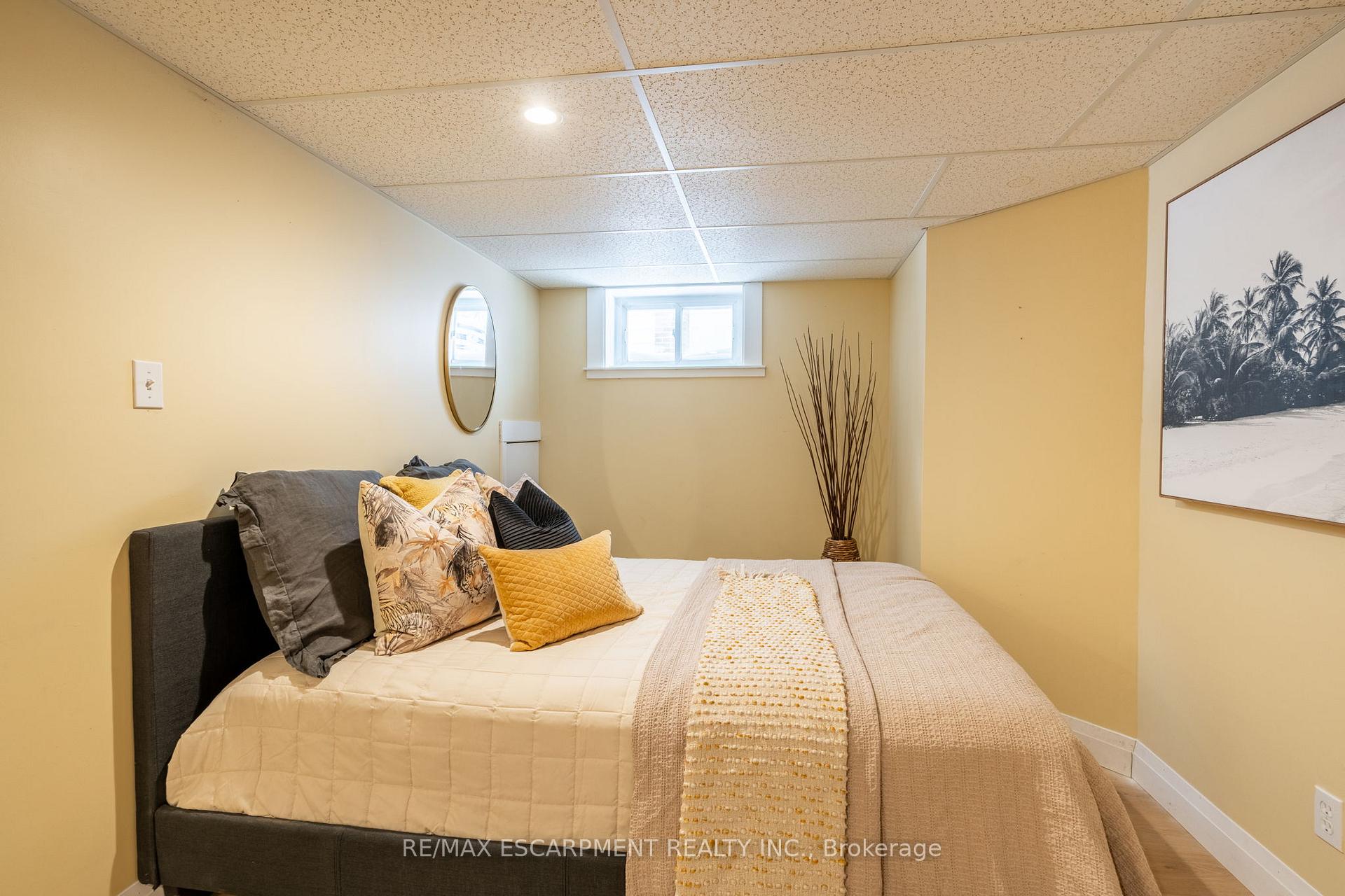 Photo 34 of 351 Queensdale Avenue E, Hamilton, Inch Park — HOMEH