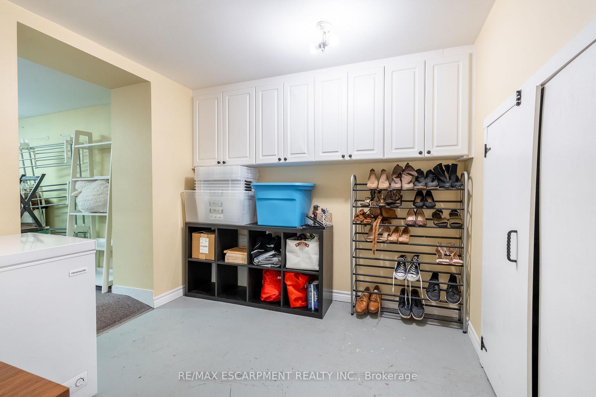 Photo 36 of 351 Queensdale Avenue E, Hamilton, Inch Park — HOMEH