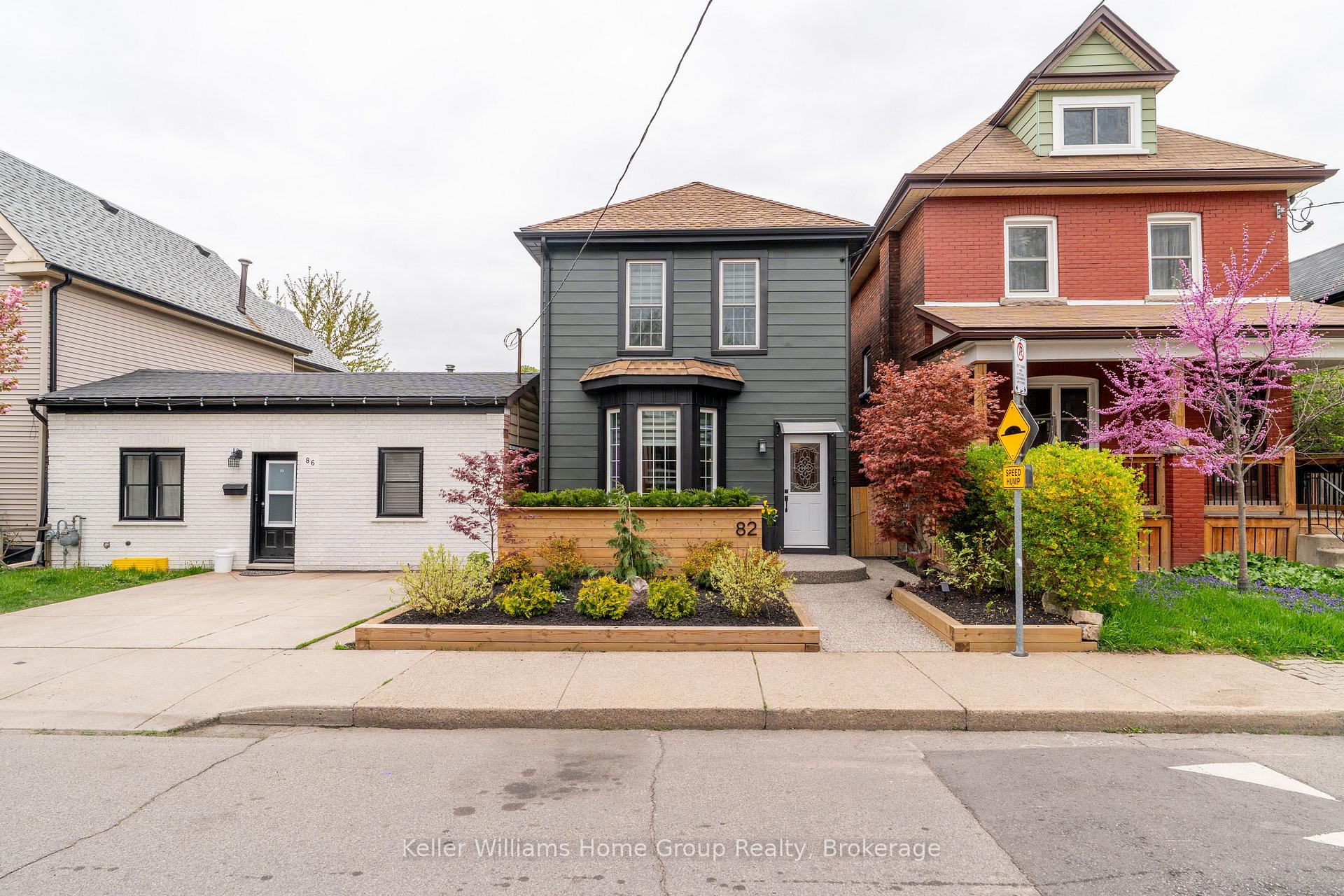 Photo 2 of 82 Oak Avenue, Hamilton, Landsdale — HOMEH