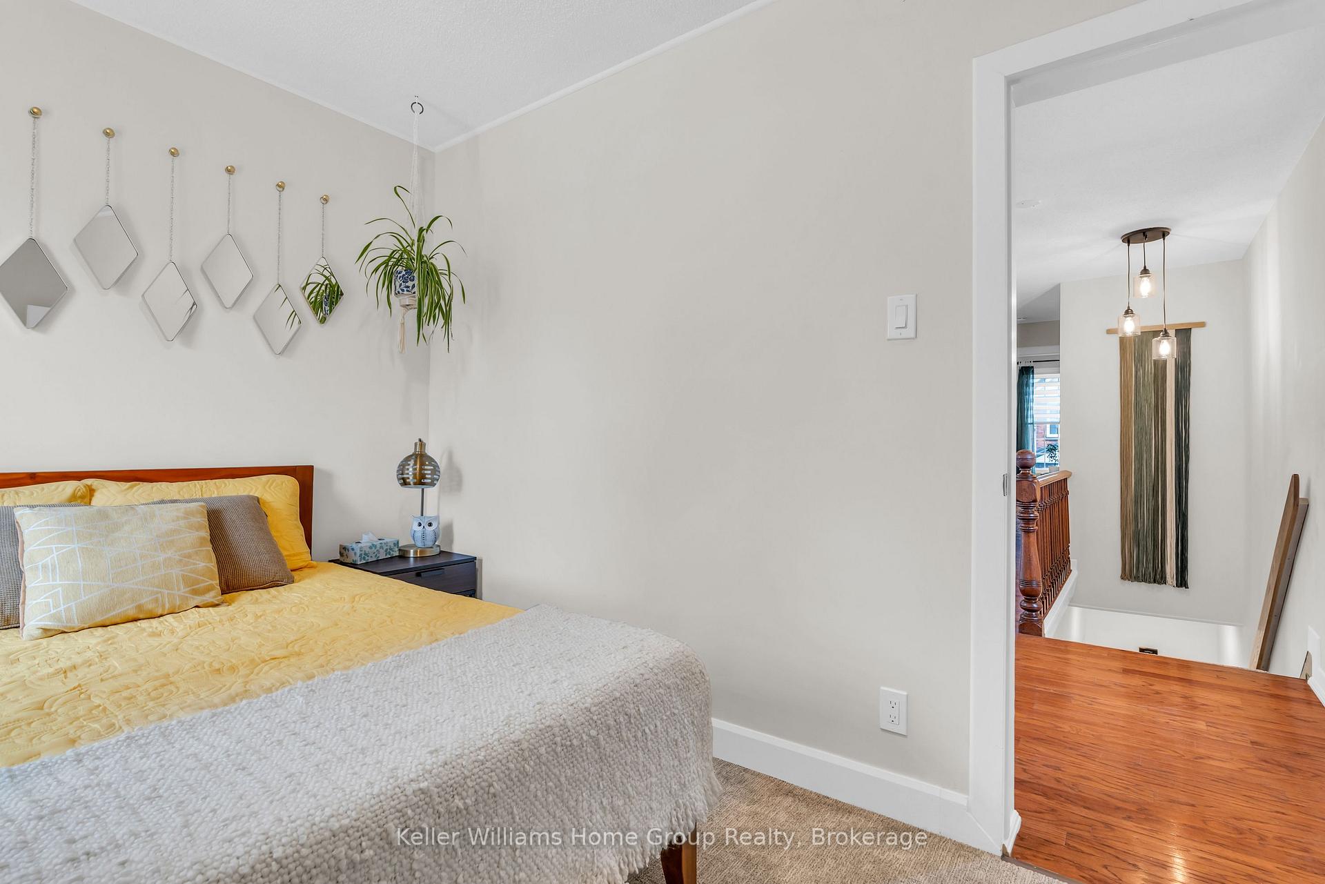 Photo 25 of 82 Oak Avenue, Hamilton, Landsdale — HOMEH